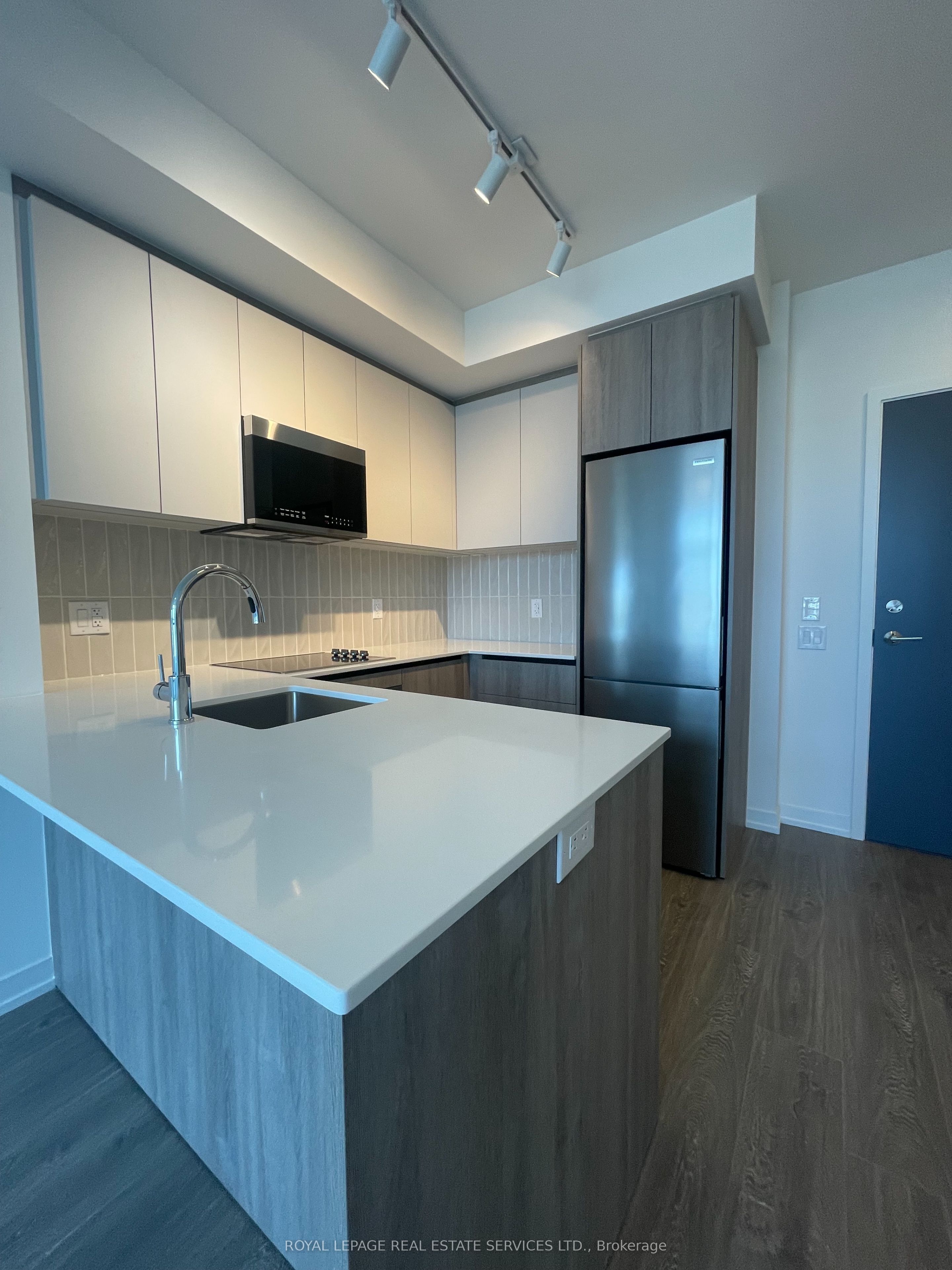 2485 Eglinton Avenue W 724, Mississauga, ON L5M 2T1 photo 5