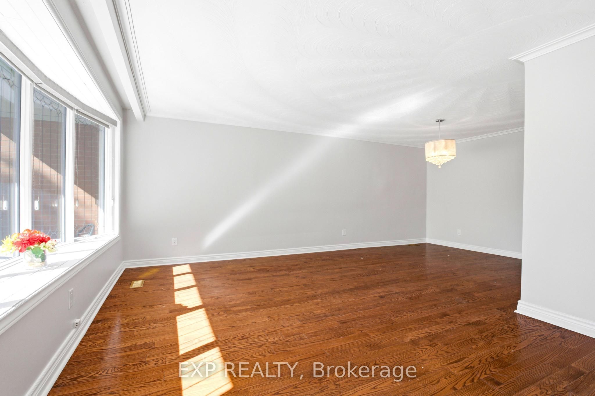 3671 Holden Crescent, Mississauga, ON L5A 2V9 photo 5