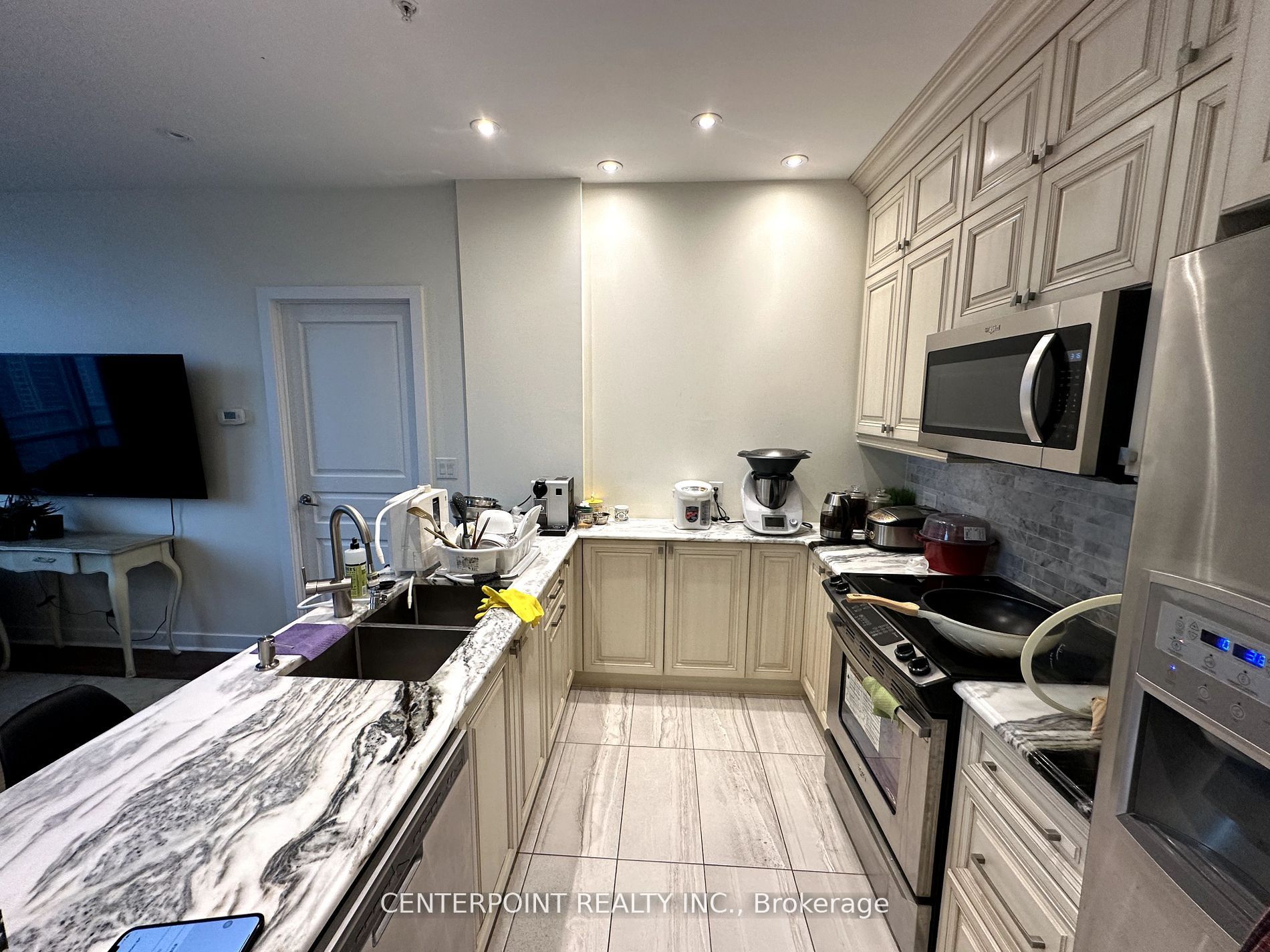 3985 Grand Park Drive 2806, Mississauga, ON L5B 4A7 photo 4