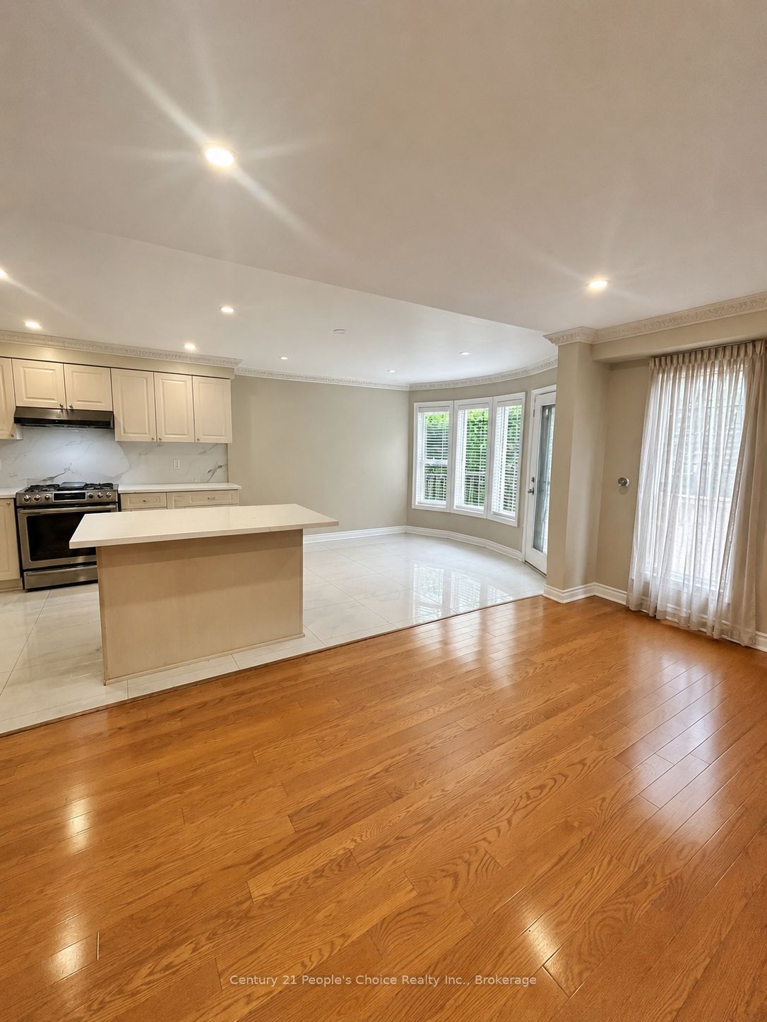 670 Macbeth Heights, Mississauga, ON L5W 1E5 photo 2