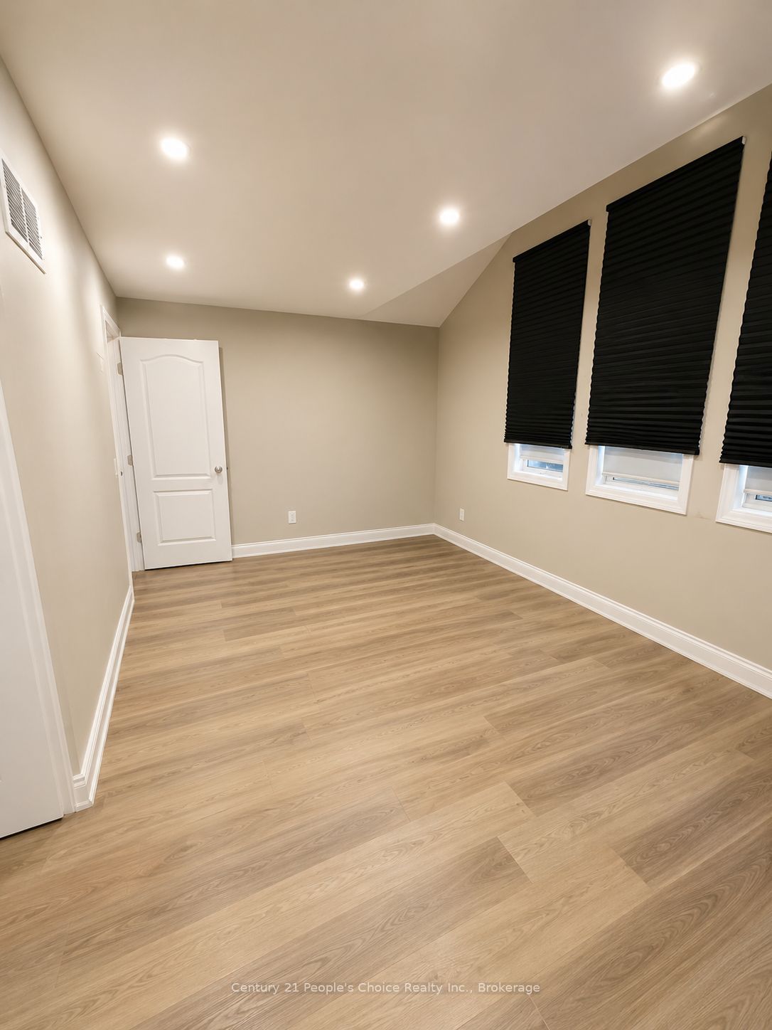670 Macbeth Heights, Mississauga, ON L5W 1E5 photo 4