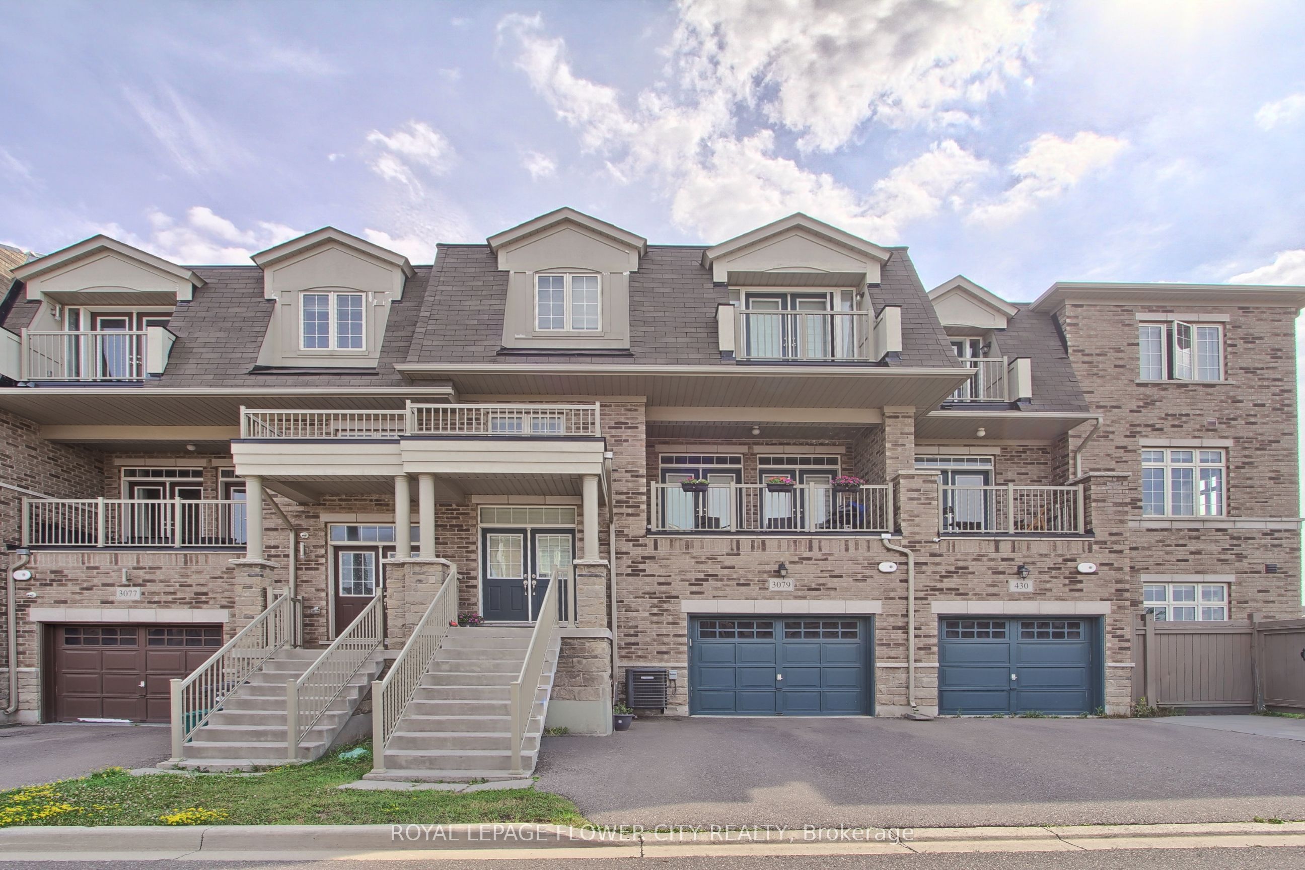 3079 Postridge Drive, Oakville, ON L6H 0S1 photo 2
