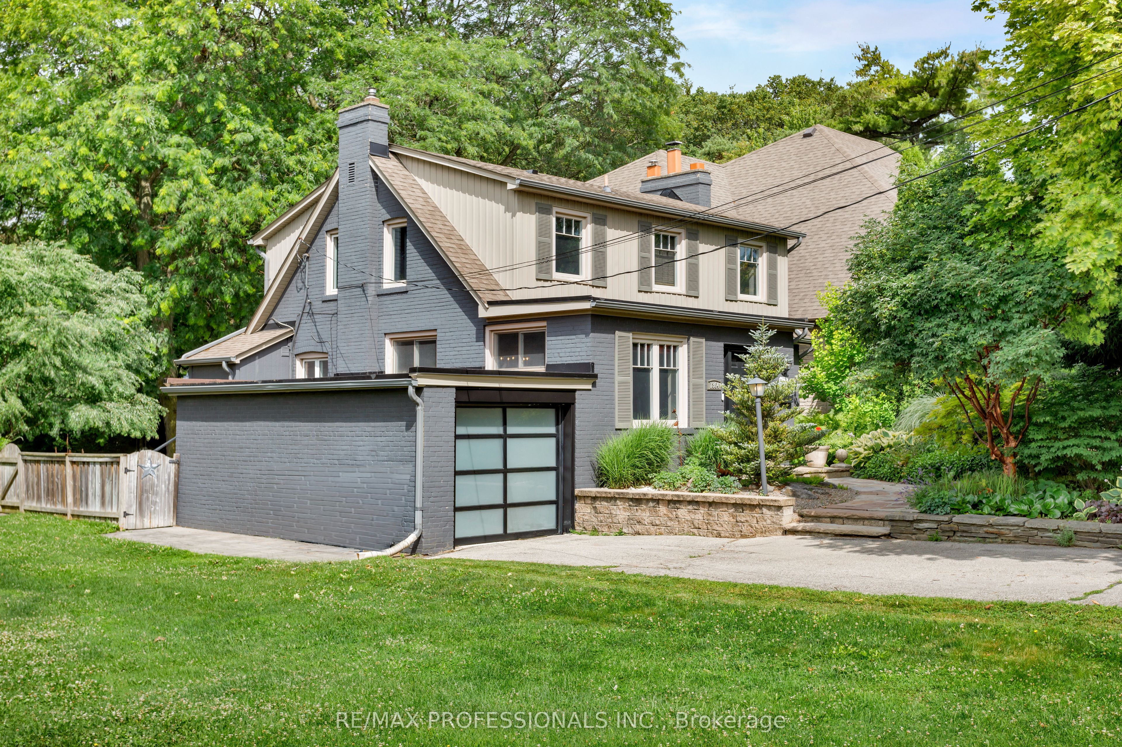 1364 Islington Avenue, Toronto, ON M9A 3K6 photo 2