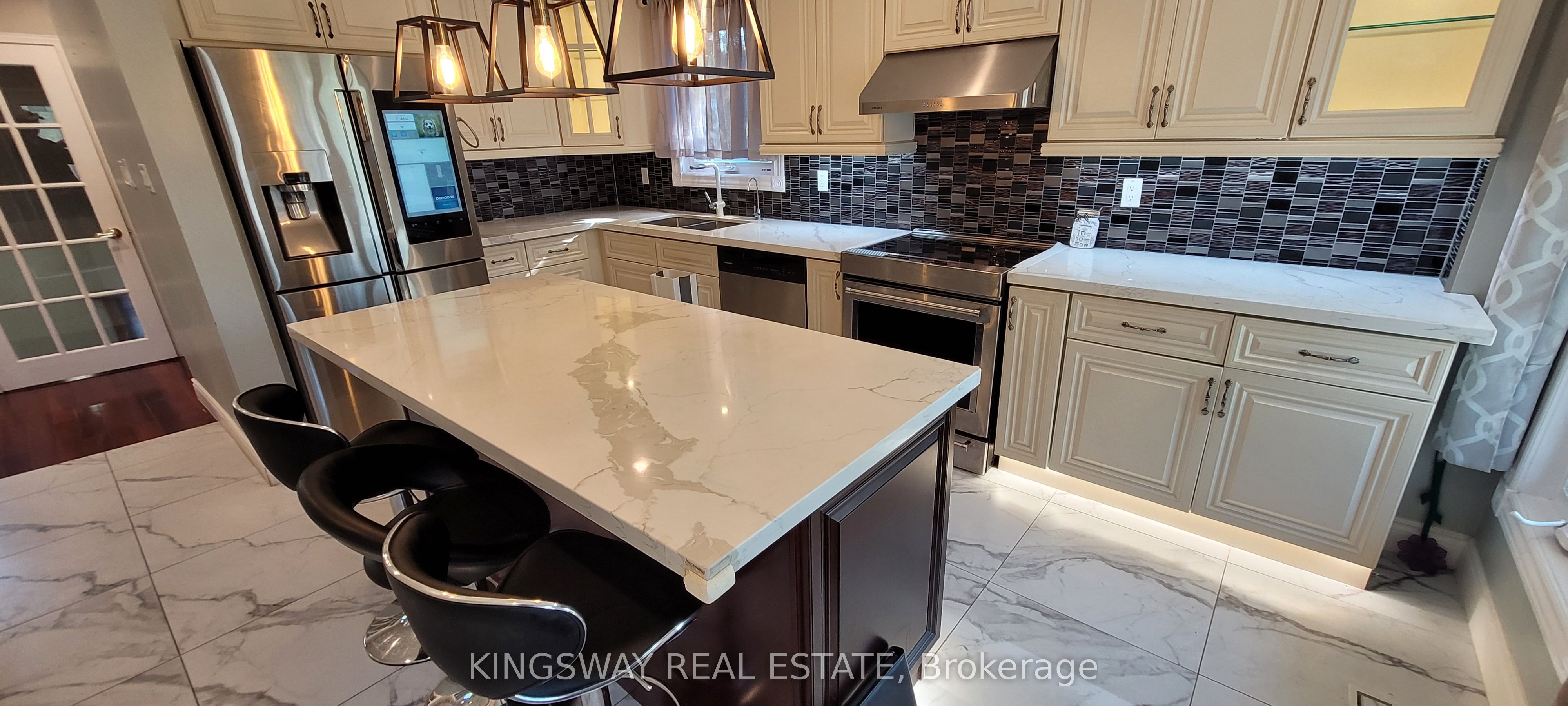 7096 Cordingley Crescent, Mississauga, ON L5N 4Z8 photo 4