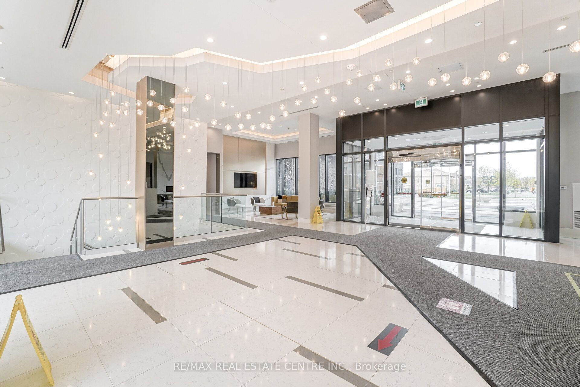 35 Watergarden Drive 2414, Mississauga, ON L5R 0G8 photo 3