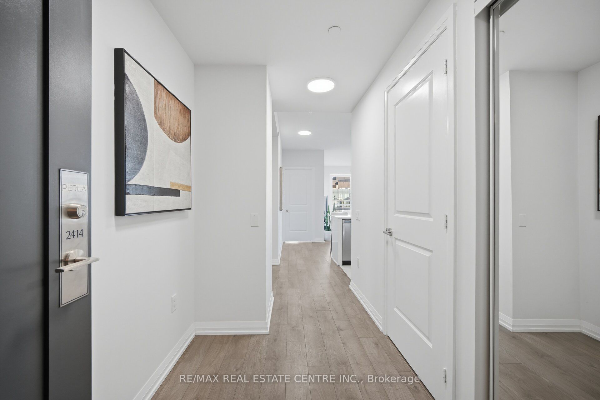 35 Watergarden Drive 2414, Mississauga, ON L5R 0G8 photo 4