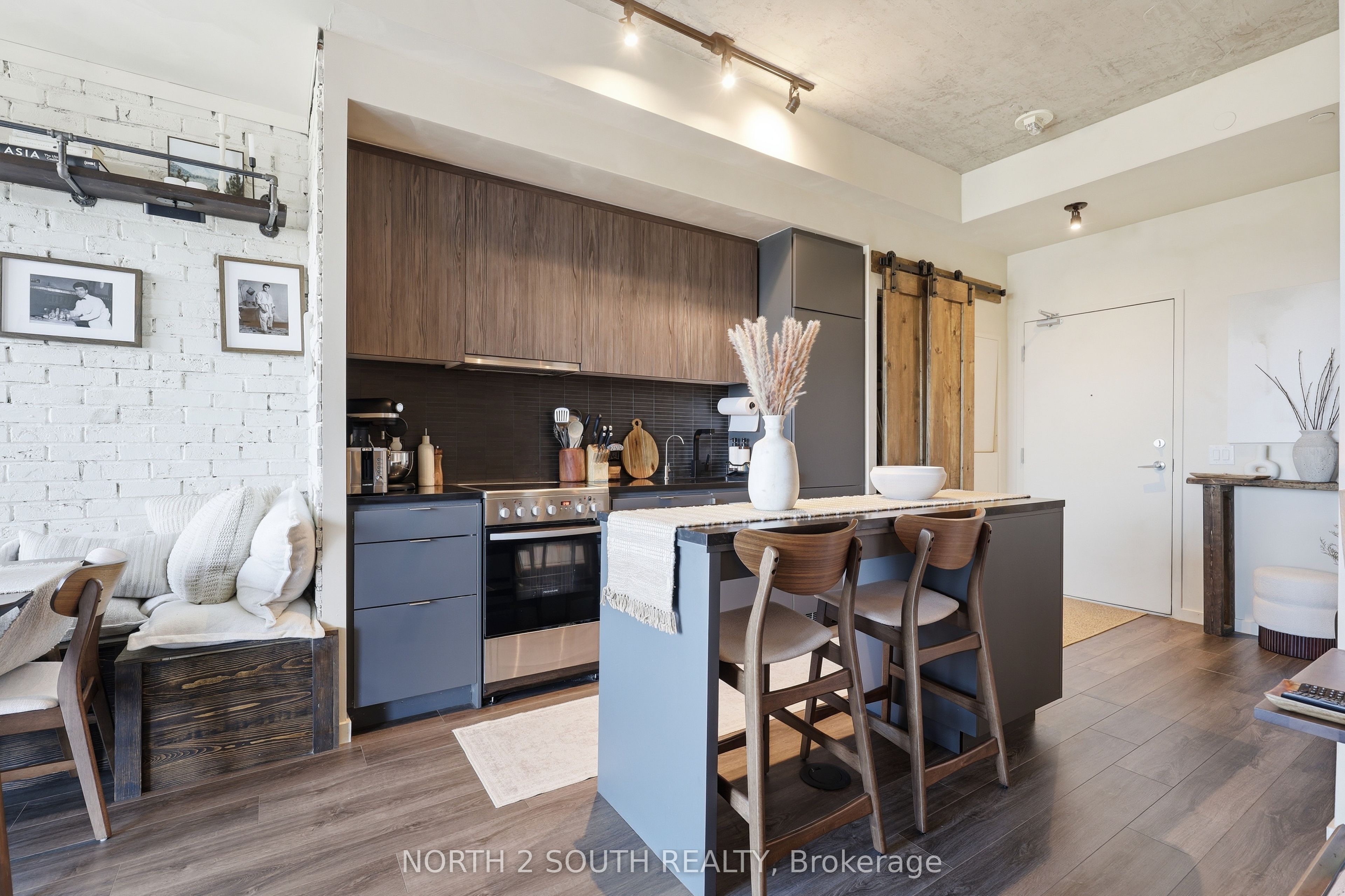7 Smith Crescent 717, Toronto, ON M8Z 0G3 photo 4