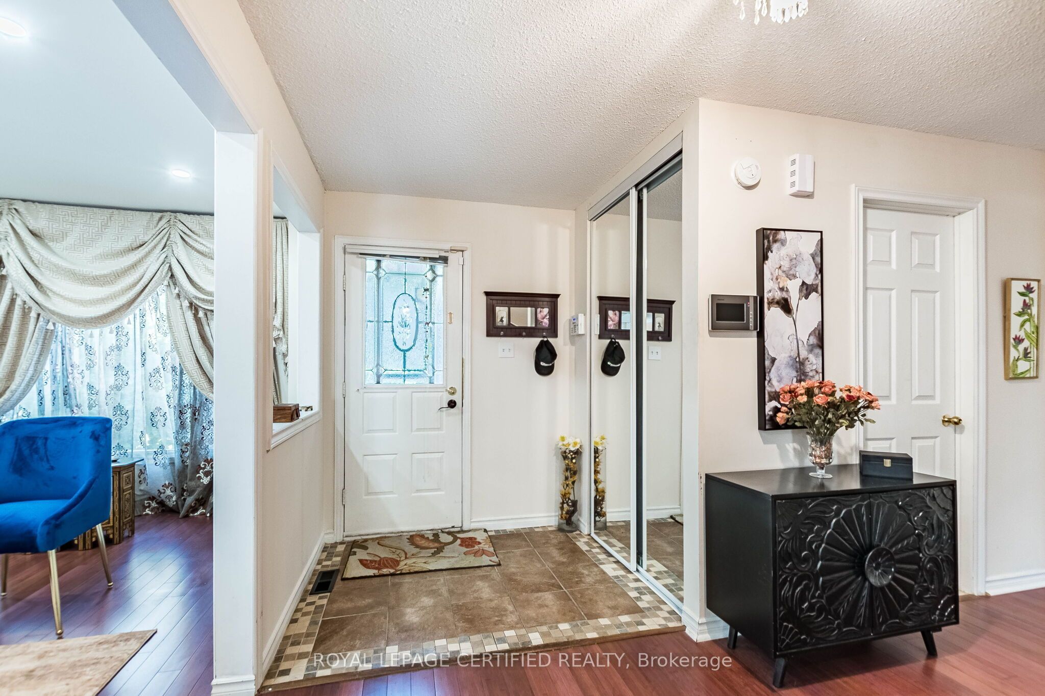 251 ELGIN Drive, Brampton, ON L6Y 2V2 photo 4