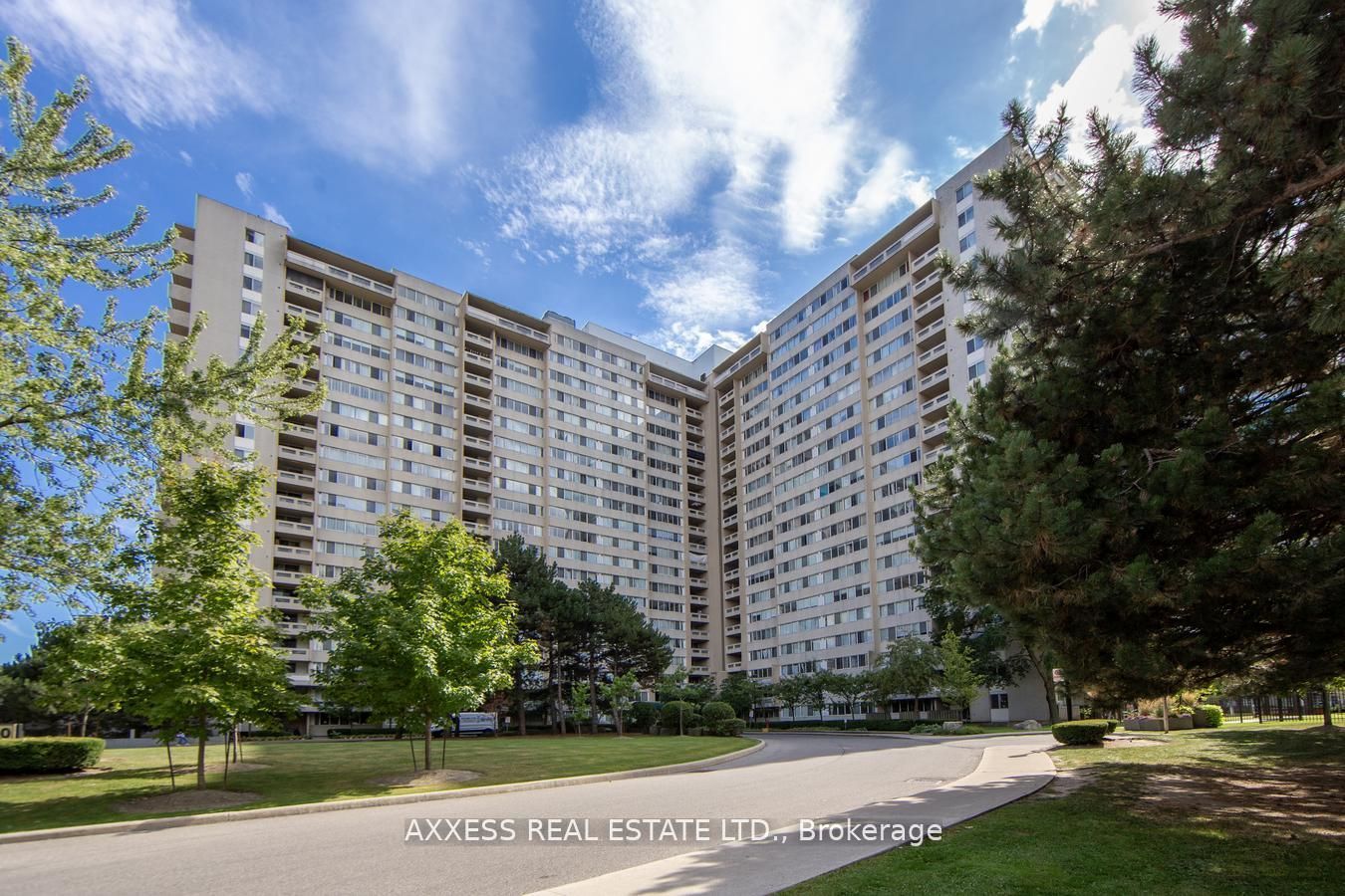 3590 Kaneff Crescent 609, Mississauga, ON L5A 3X3