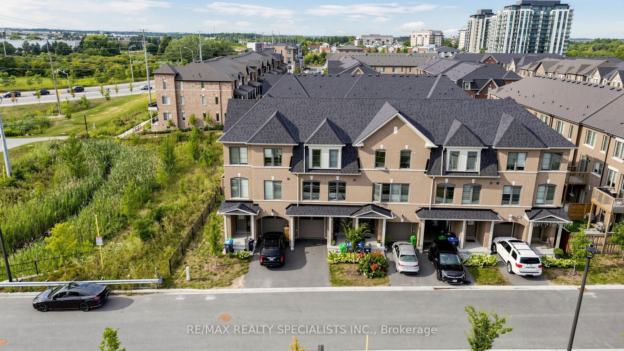 14 BRETLON Street, Brampton, ON L6P 4N8 photo 2