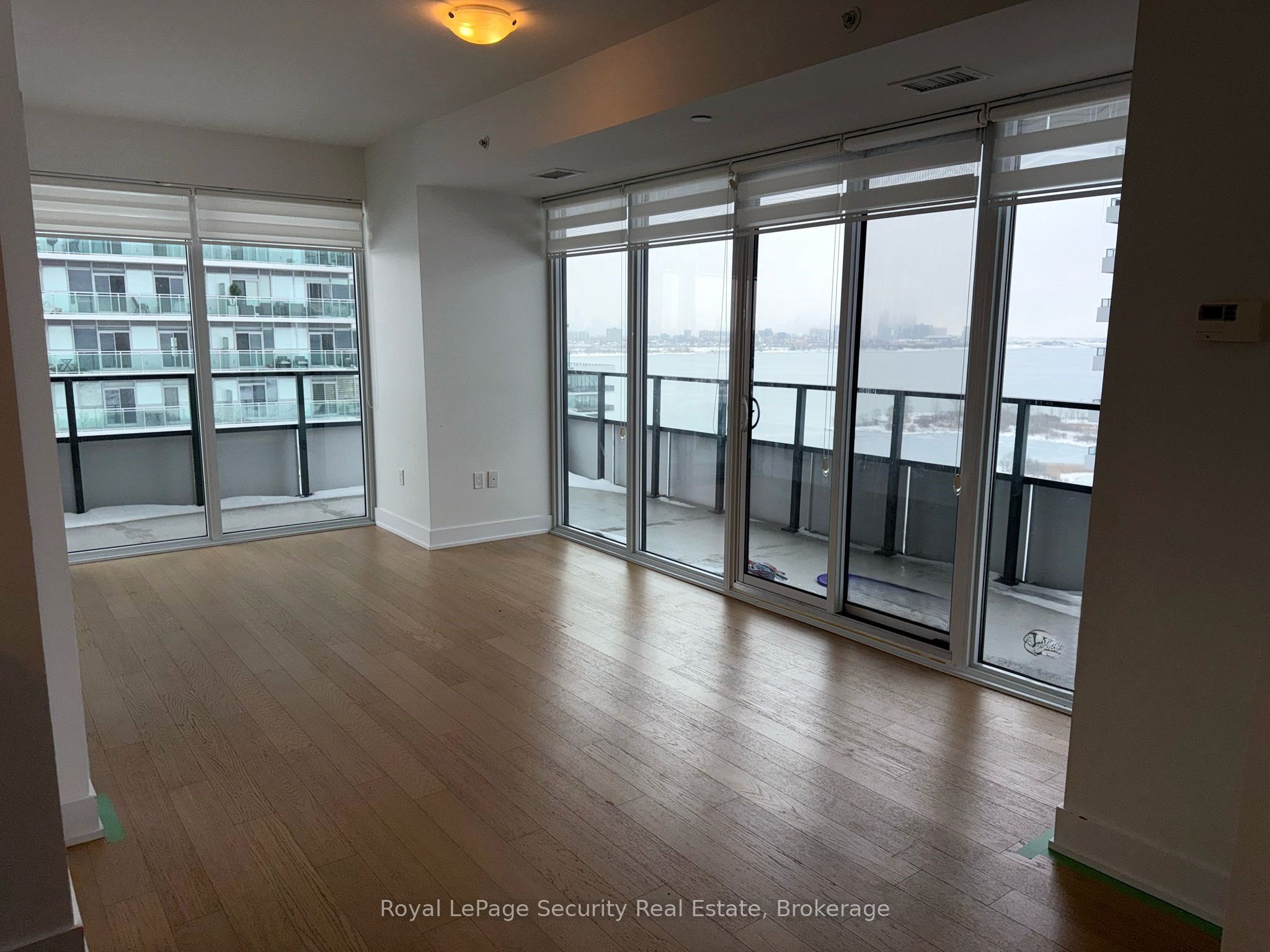 30 Shore Breeze Drive 1916, Toronto, ON M8V 0J1 photo 5