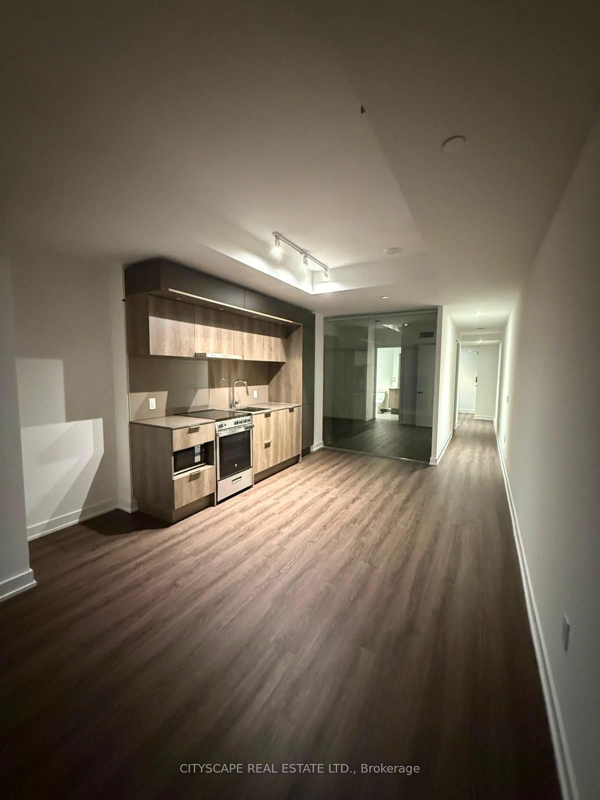 448 Burnhamthorpe Road W 205, Mississauga, ON L5B 0R4 photo 2