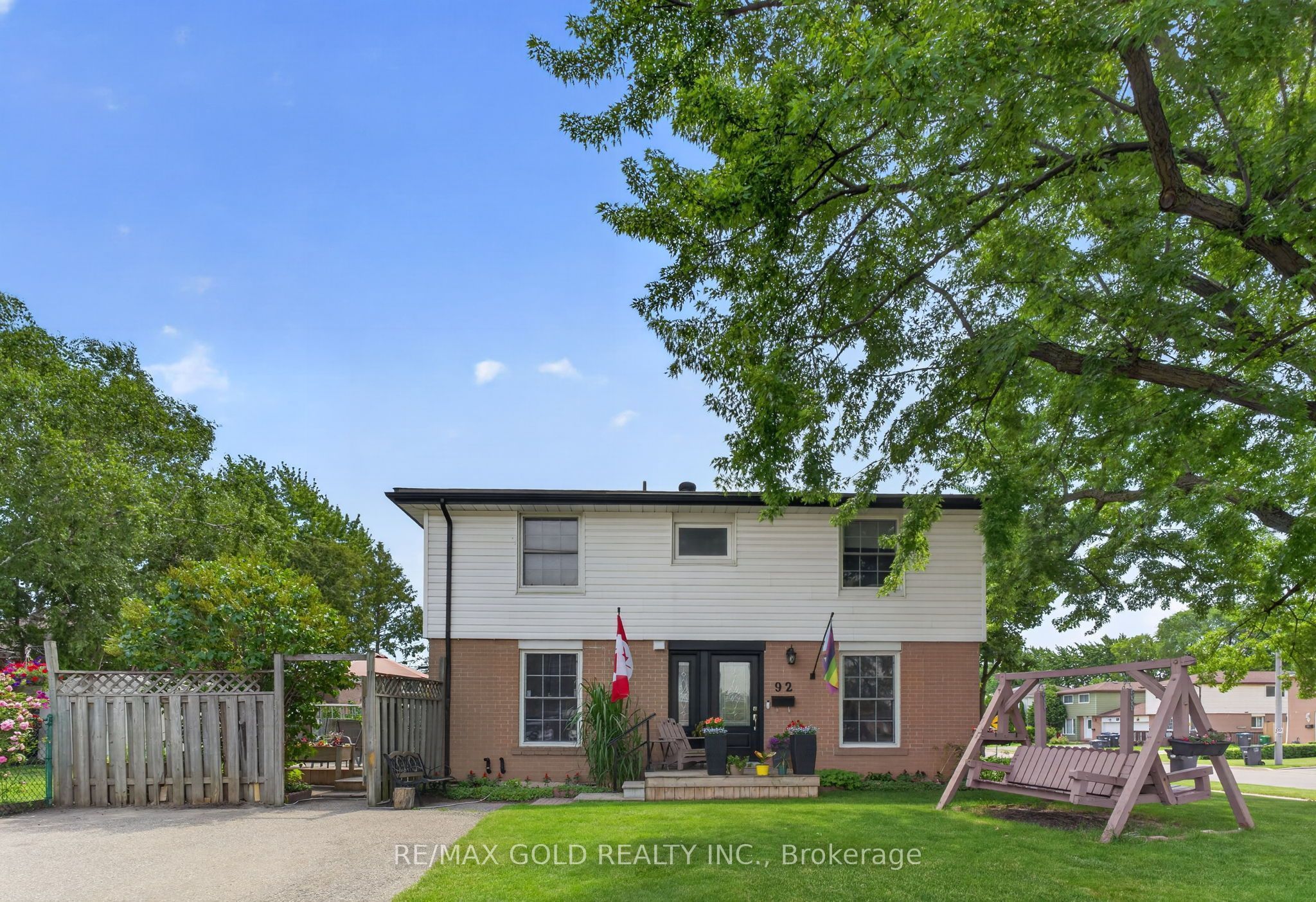 92 Cathcart Crescent, Brampton, ON L6T 2A5 photo 2