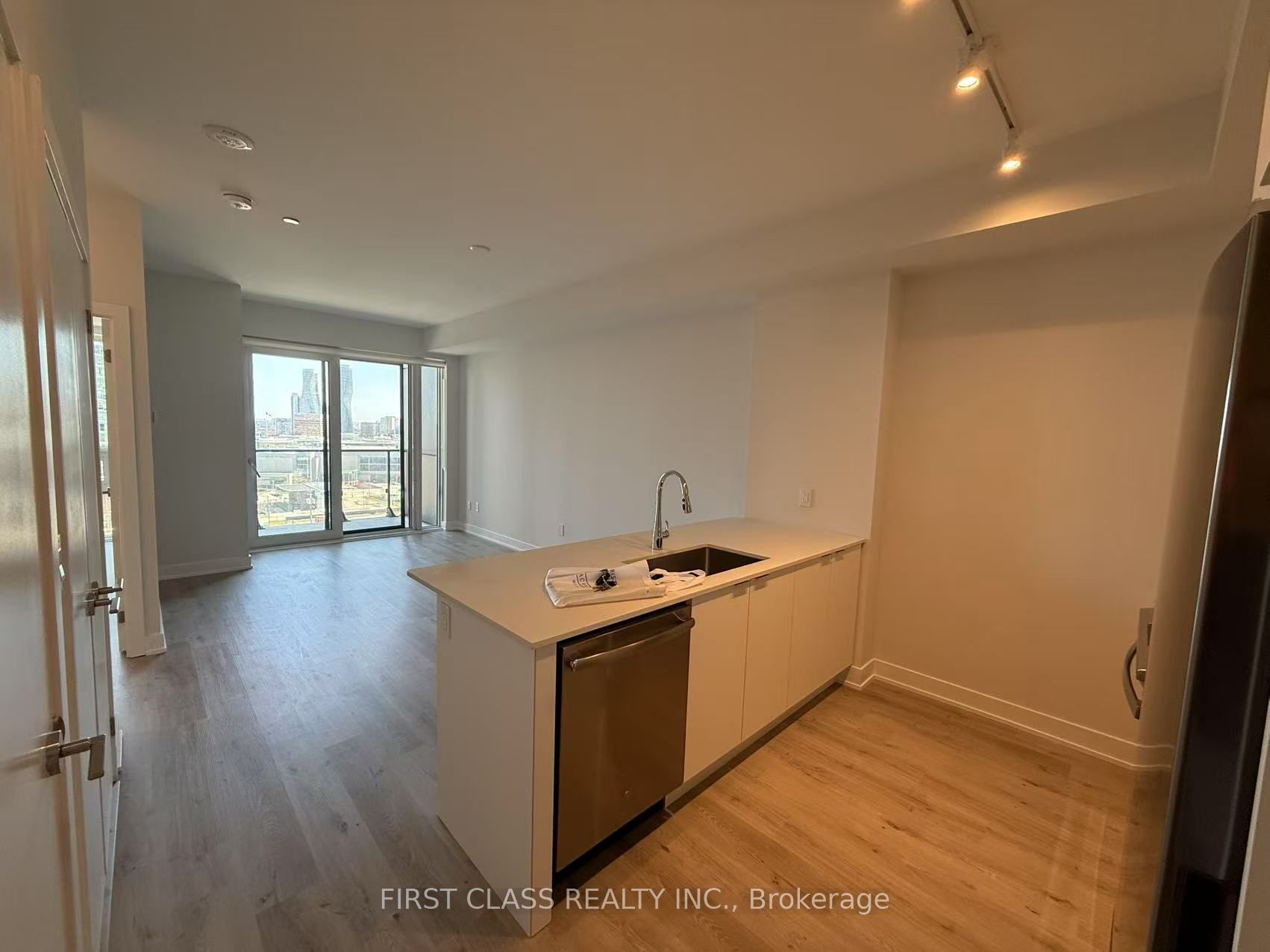 430 Square One Drive 908, Mississauga, ON L5B 0L6 photo 3
