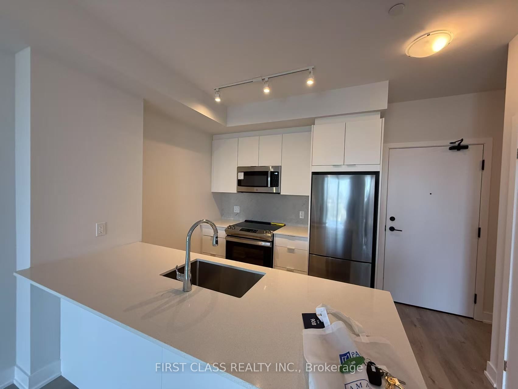 430 Square One Drive 908, Mississauga, ON L5B 0L6 photo 5