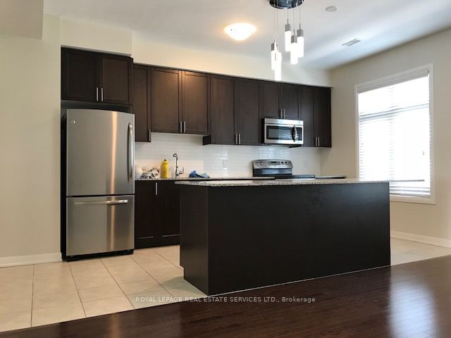 165 Hampshire Way 7, Milton, ON L9T 6H7 photo 3