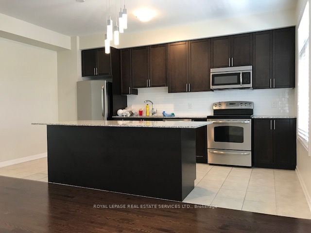 165 Hampshire Way 7, Milton, ON L9T 6H7 photo 4