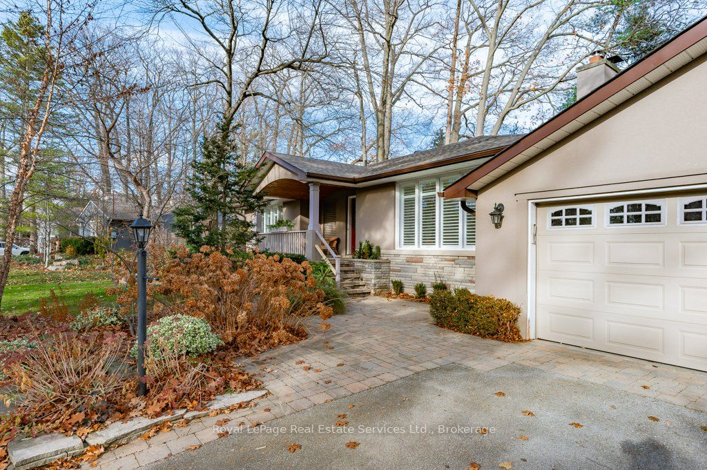 349 WEDGEWOOD Drive, Oakville, ON L6J 4R6 photo 3