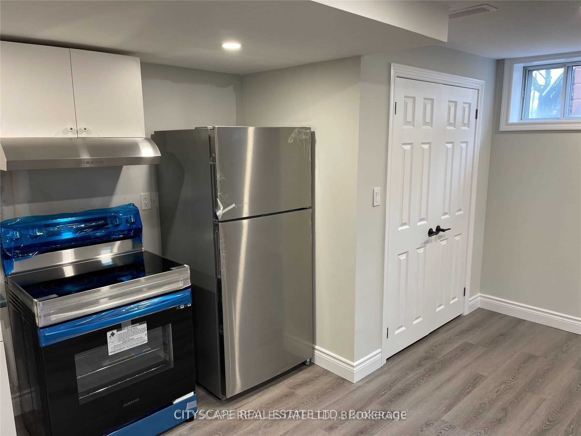 162 Ontario Street S Basement, Milton, ON L9T 2M8 photo 4