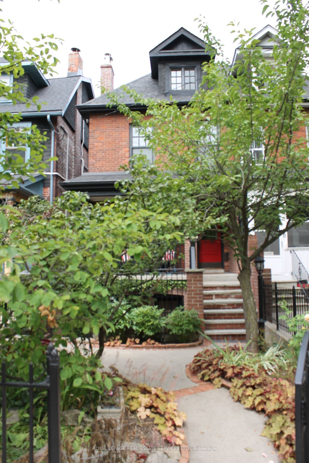 82 Galley Avenue Lower L, Toronto, ON M6R 1H1