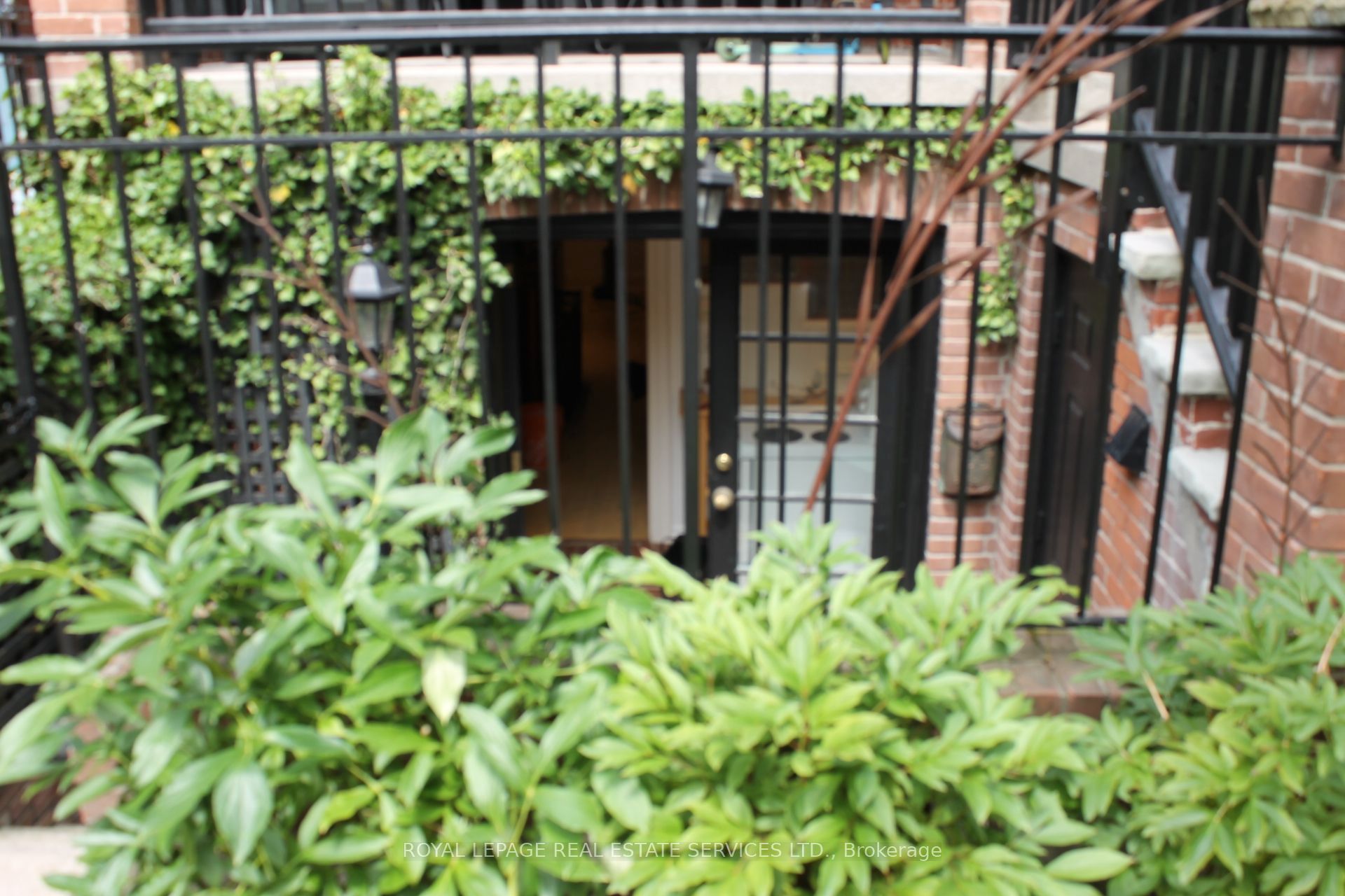 82 Galley Avenue Lower L, Toronto, ON M6R 1H1 photo 3