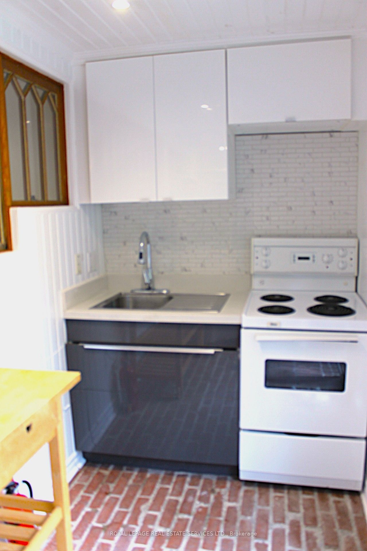 82 Galley Avenue Lower L, Toronto, ON M6R 1H1 photo 4