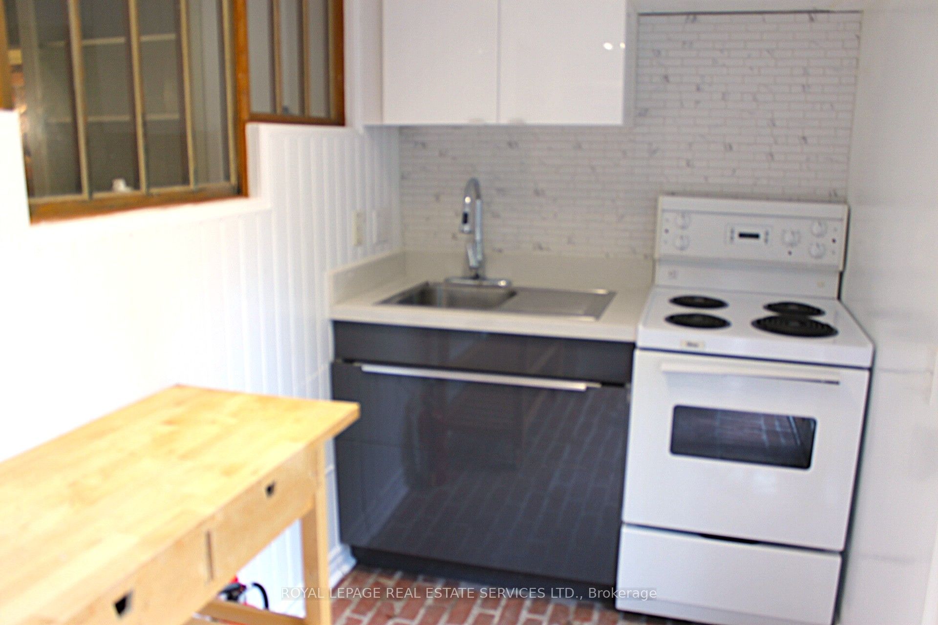 82 Galley Avenue Lower L, Toronto, ON M6R 1H1 photo 5