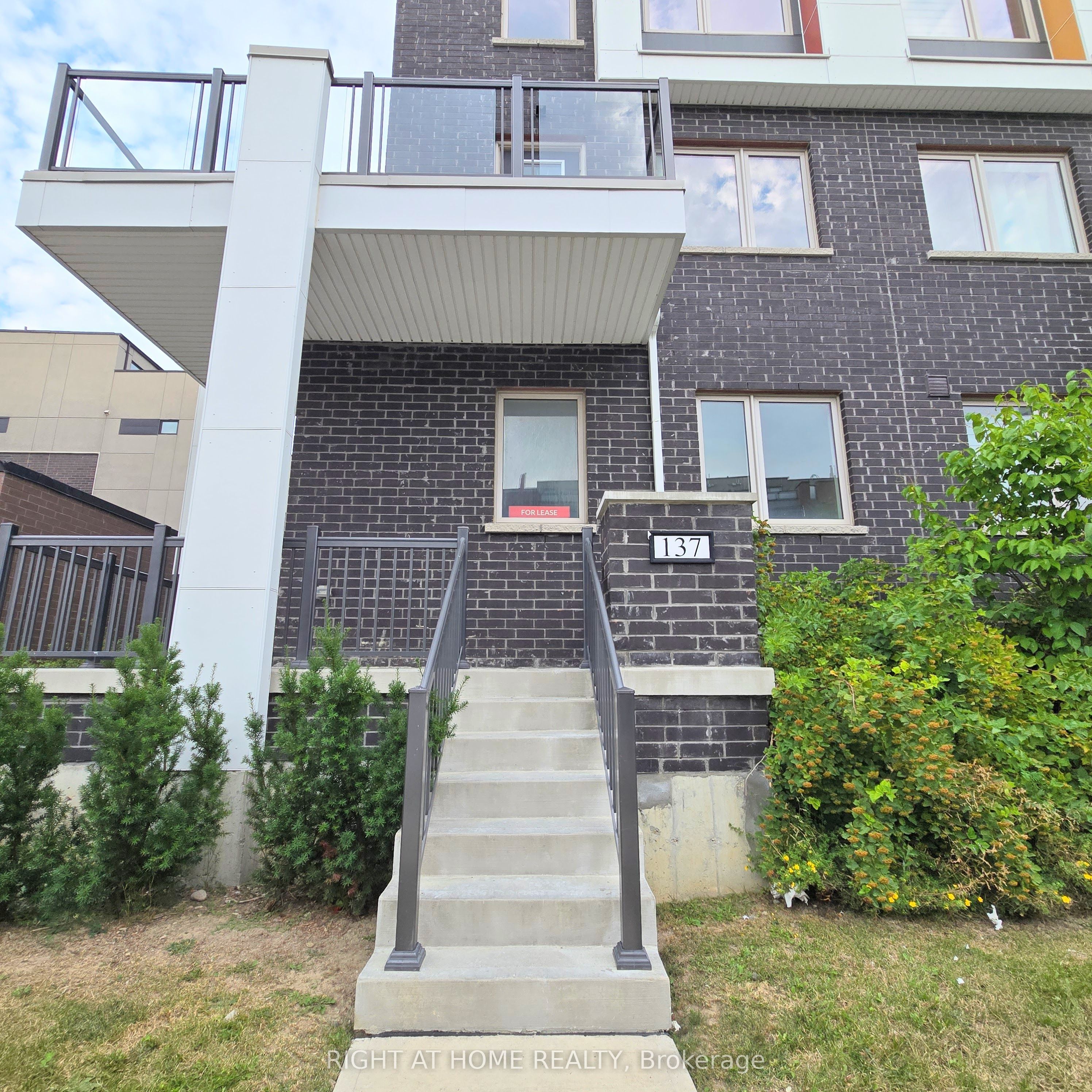 137 Frederick Tisdale Drive #Upper Unit, Toronto, ON M3K 2B8 photo 2