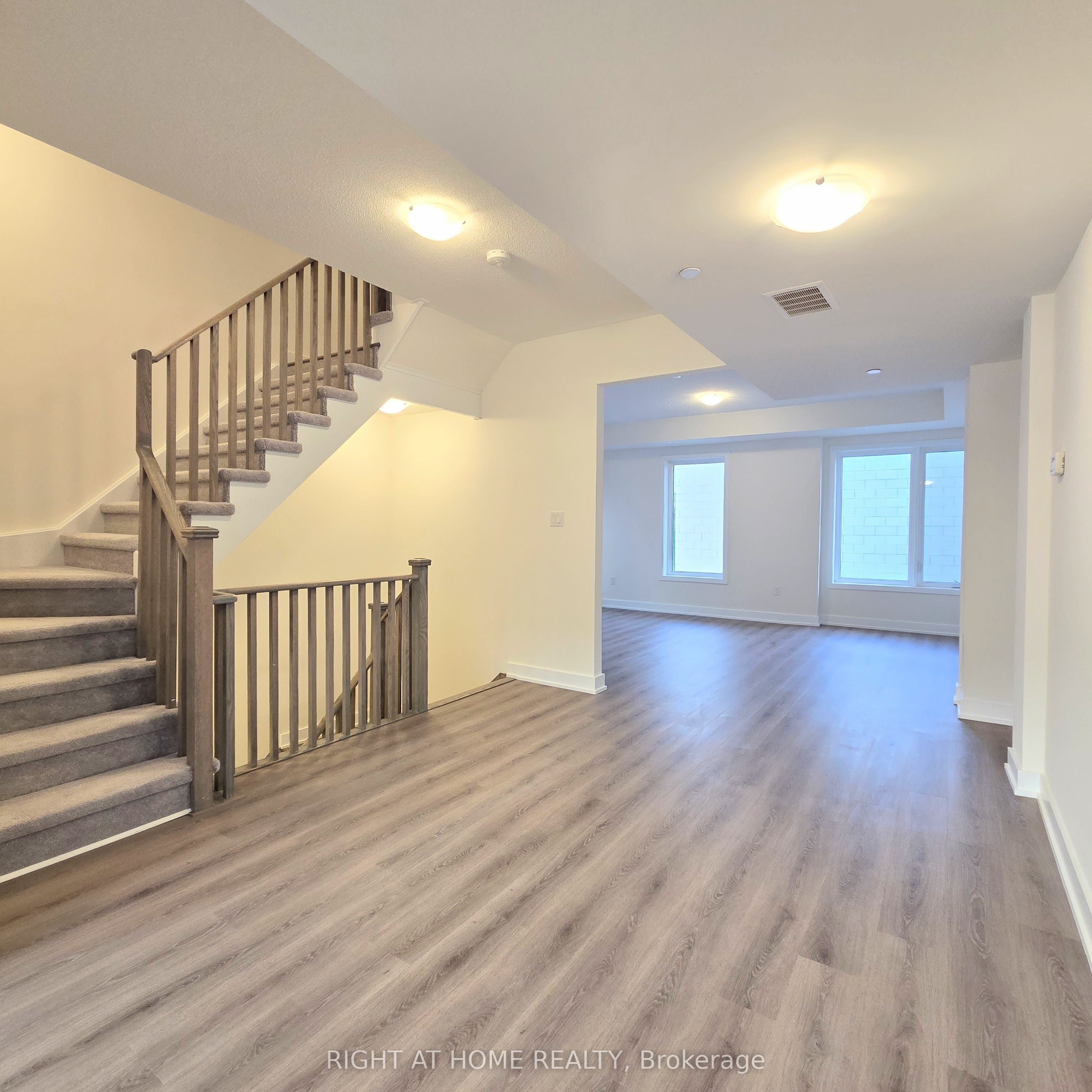 137 Frederick Tisdale Drive #Upper Unit, Toronto, ON M3K 2B8 photo 4