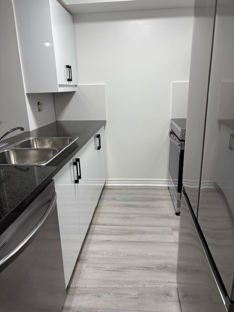 70 High Park Avenue 1406, Toronto, ON M6P 1A1 photo 4
