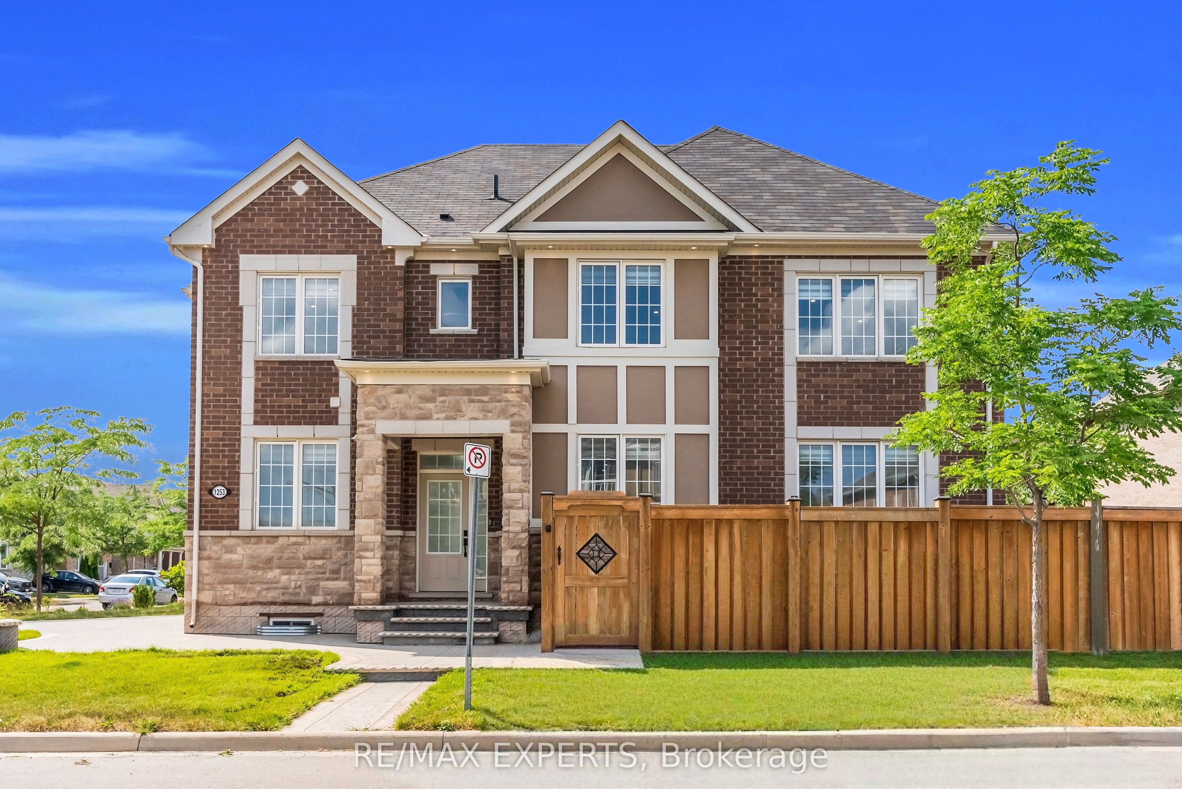 1253 Duignan Crescent, Milton, ON L9E 1C5 photo 4