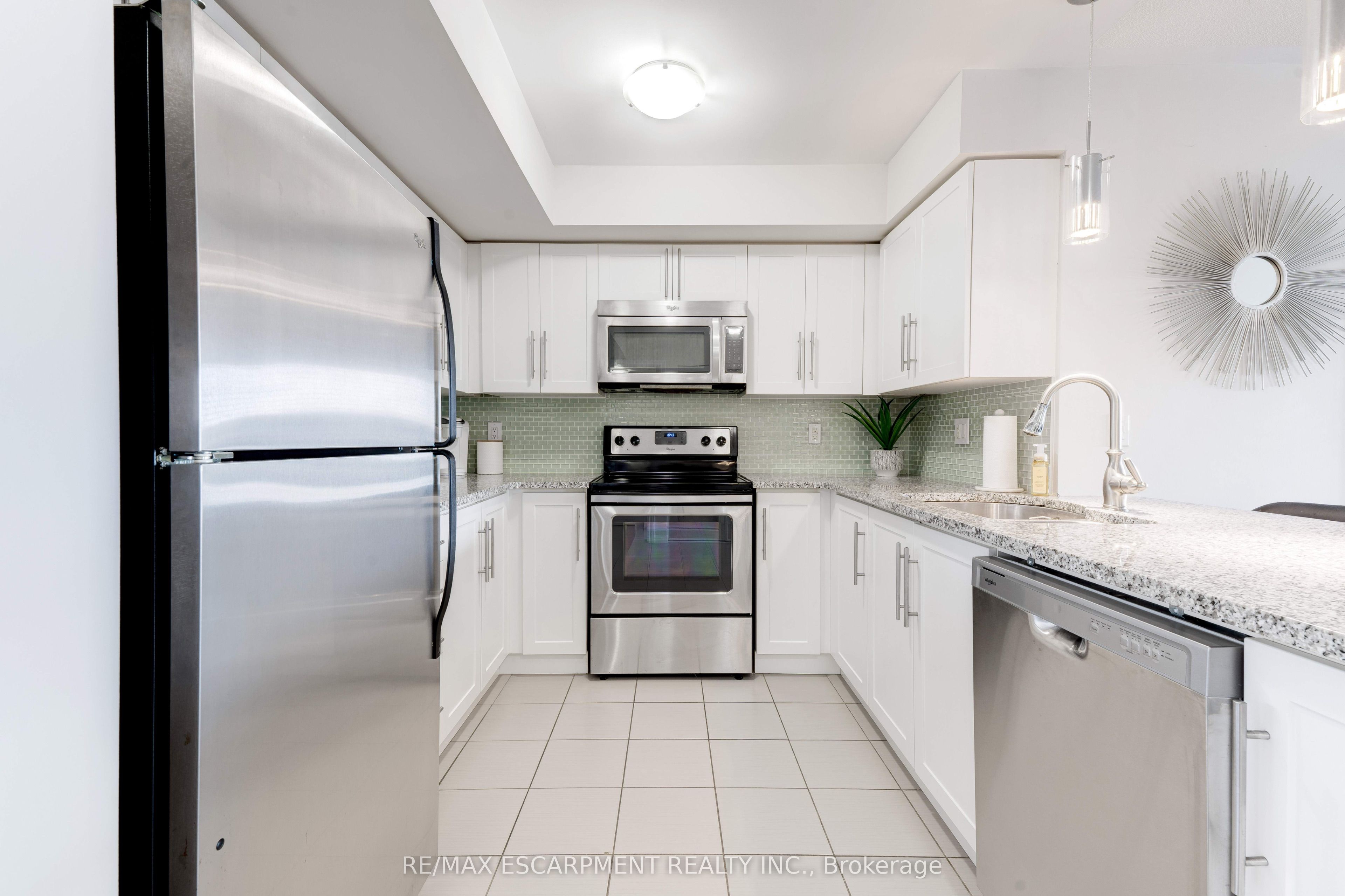 1045 Nadalin Heights 406, Milton, ON L9T 8R5 photo 4