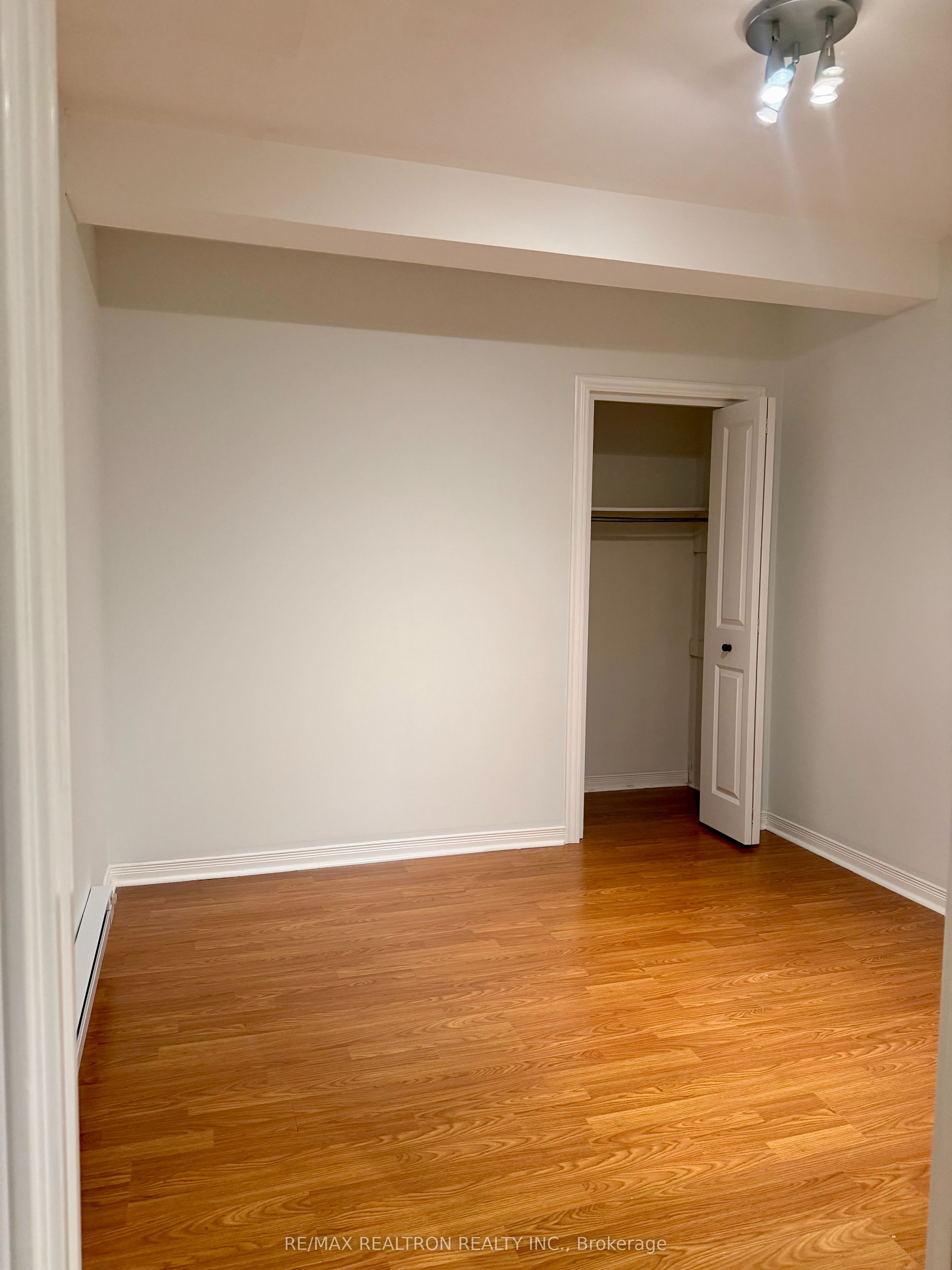 6 Greenlaw Avenue BSMT, Toronto, ON M6H 3V5 photo 2