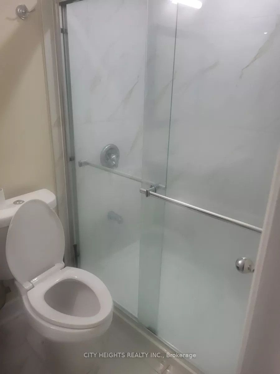 9 Fenchurch Drive Basement, Brampton, ON L7A 4G1 photo 4