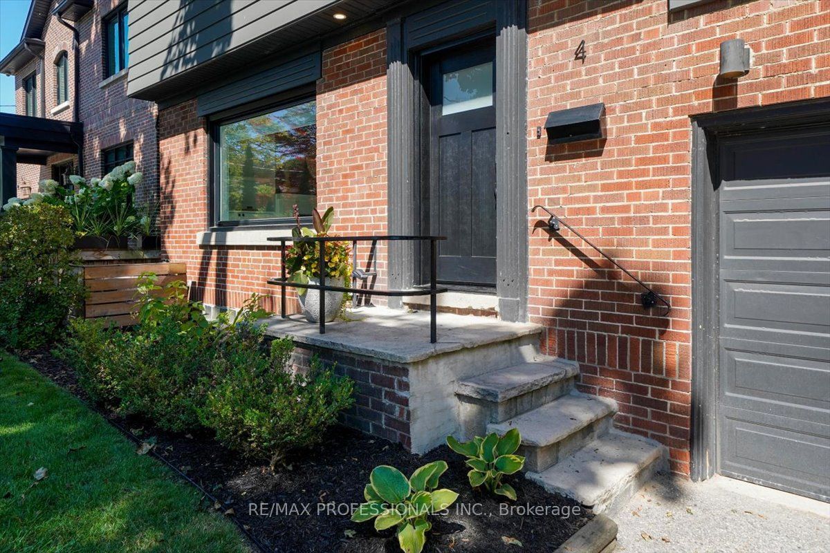 4 Winston Grove, Toronto, ON M8Y 2K8 photo 3