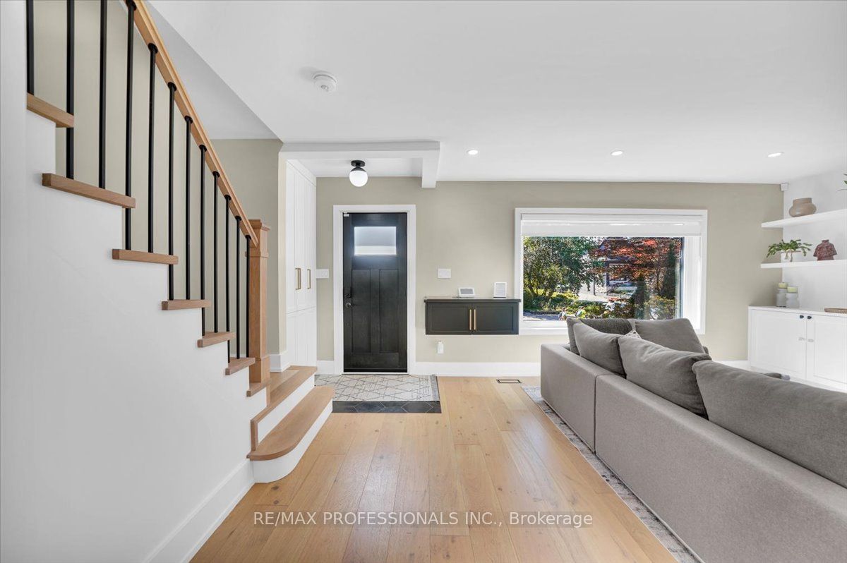 4 Winston Grove, Toronto, ON M8Y 2K8 photo 5