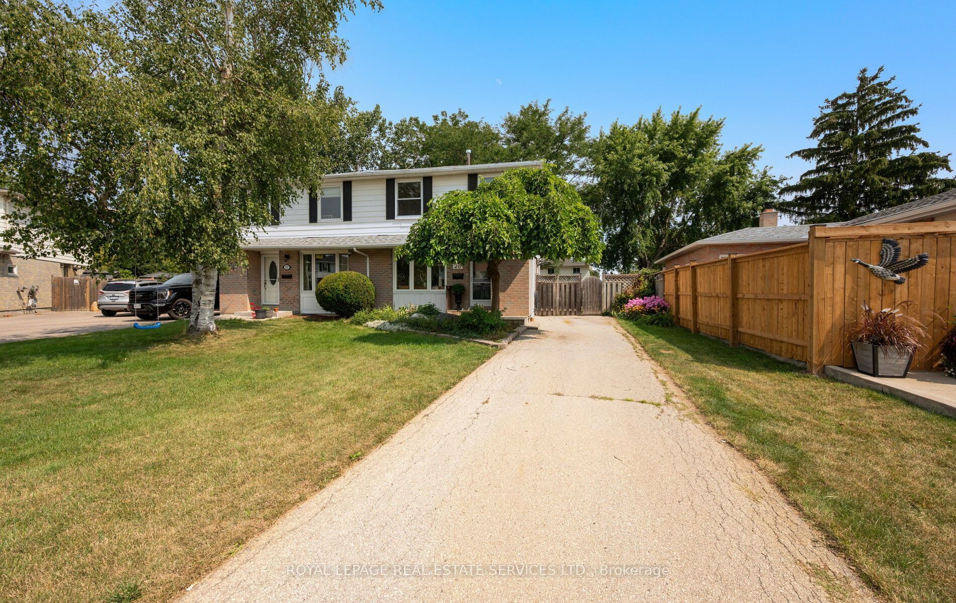 20 Glengrove Court, Brampton, ON L6S 1Z3 photo 2