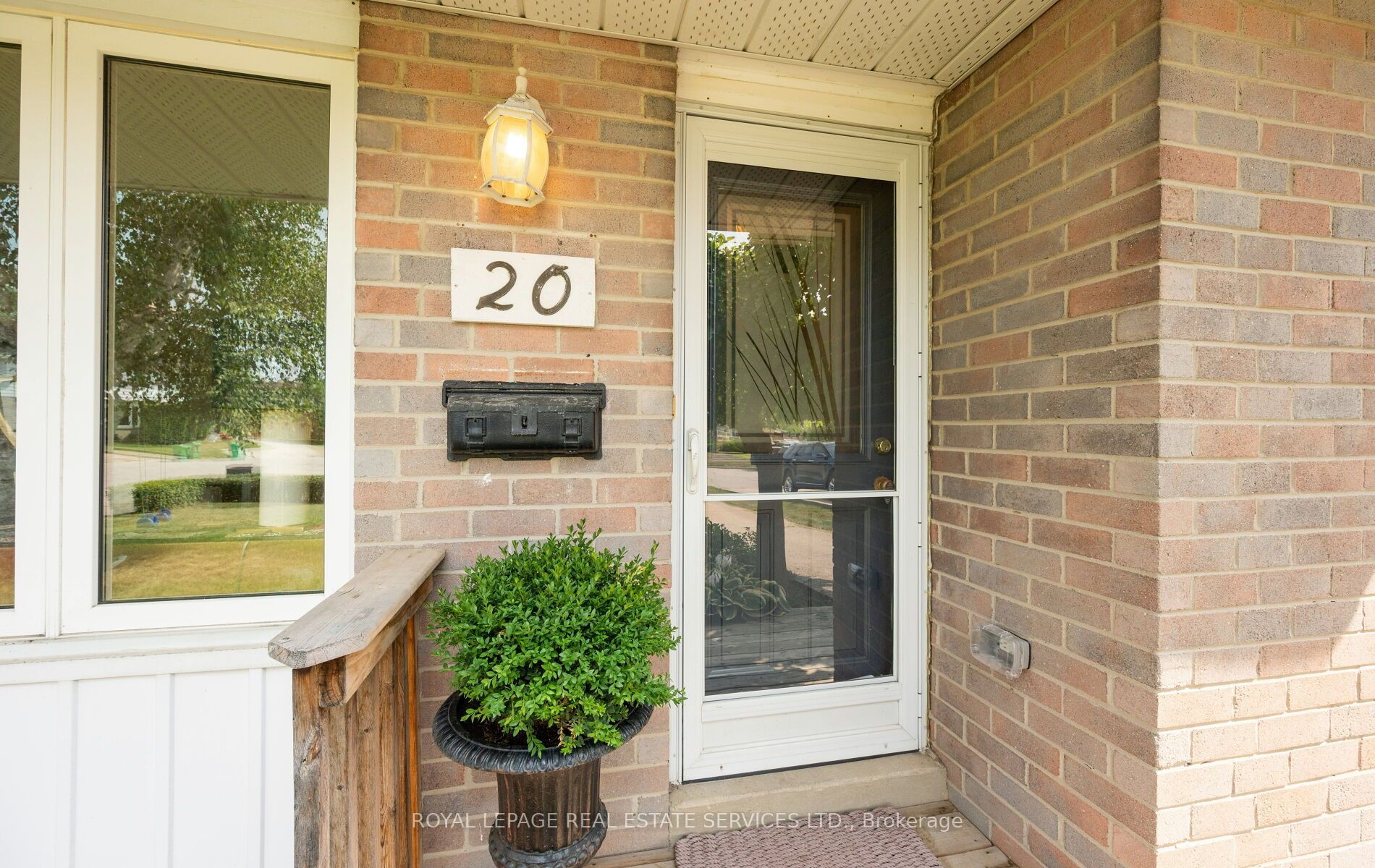 20 Glengrove Court, Brampton, ON L6S 1Z3 photo 5