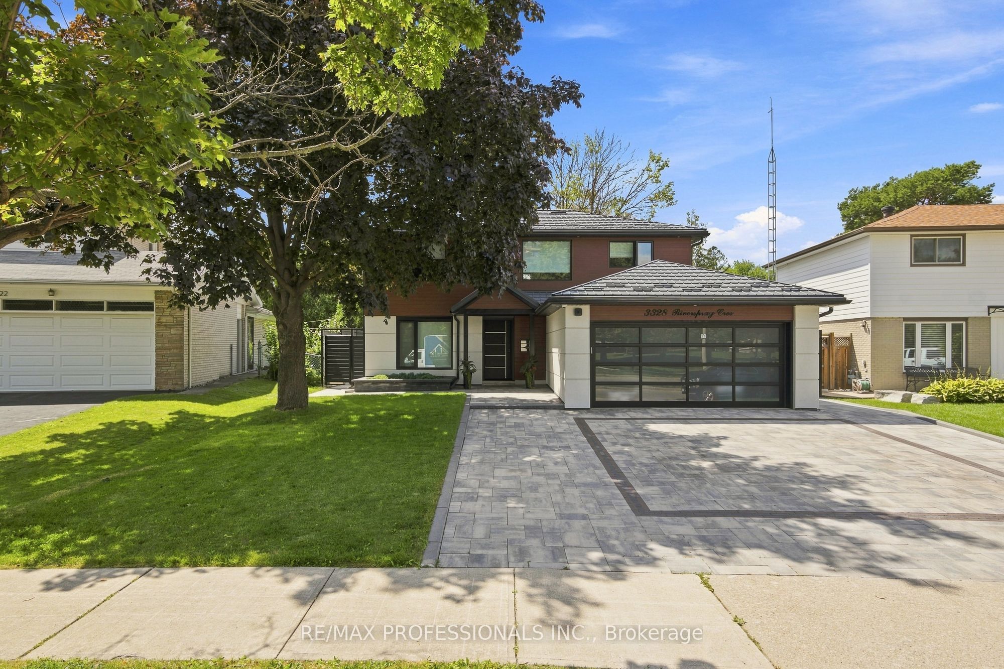 3328 Riverspray Crescent, Mississauga, ON L4Y 3M4