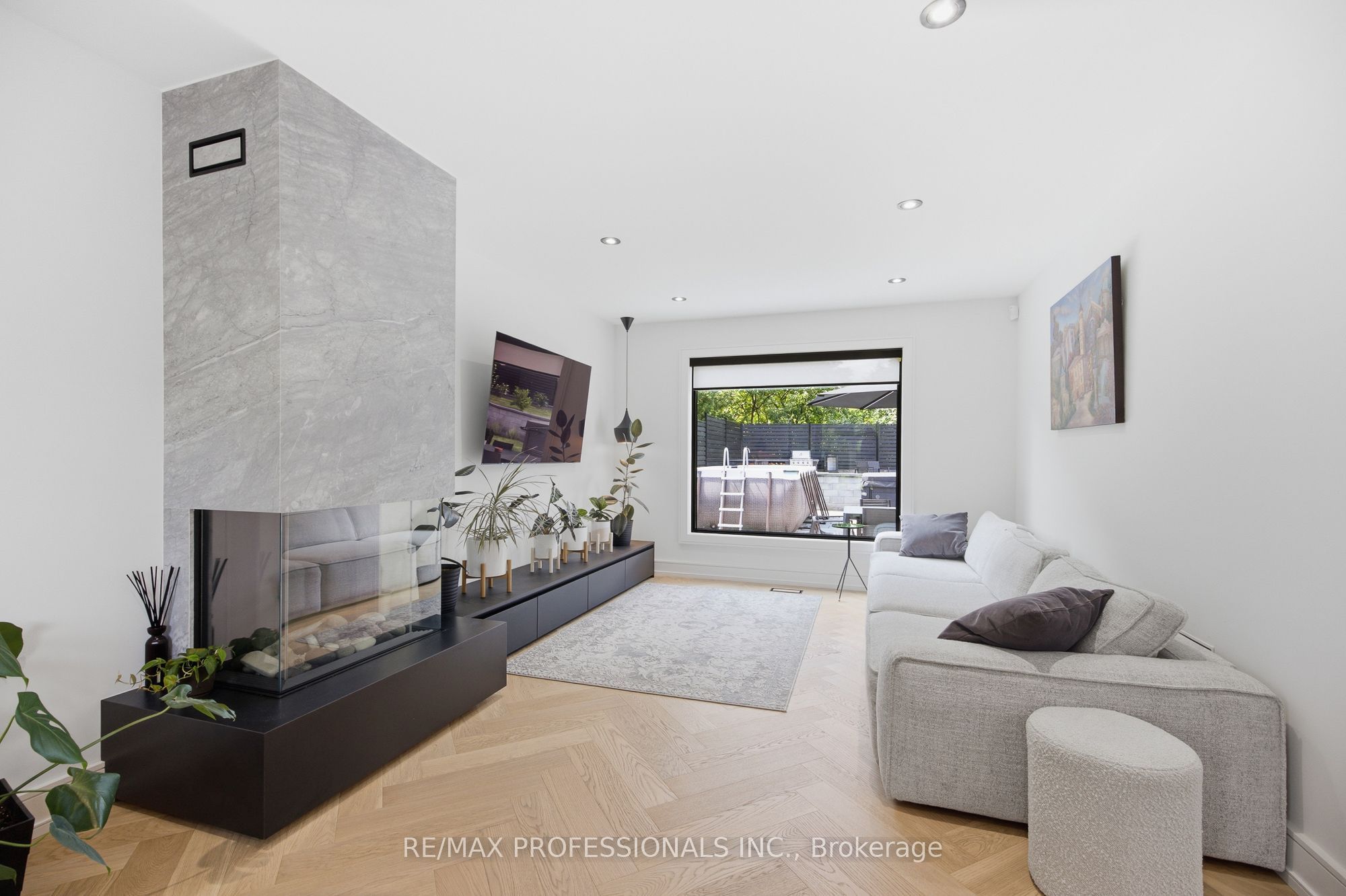 3328 Riverspray Crescent, Mississauga, ON L4Y 3M4 photo 5
