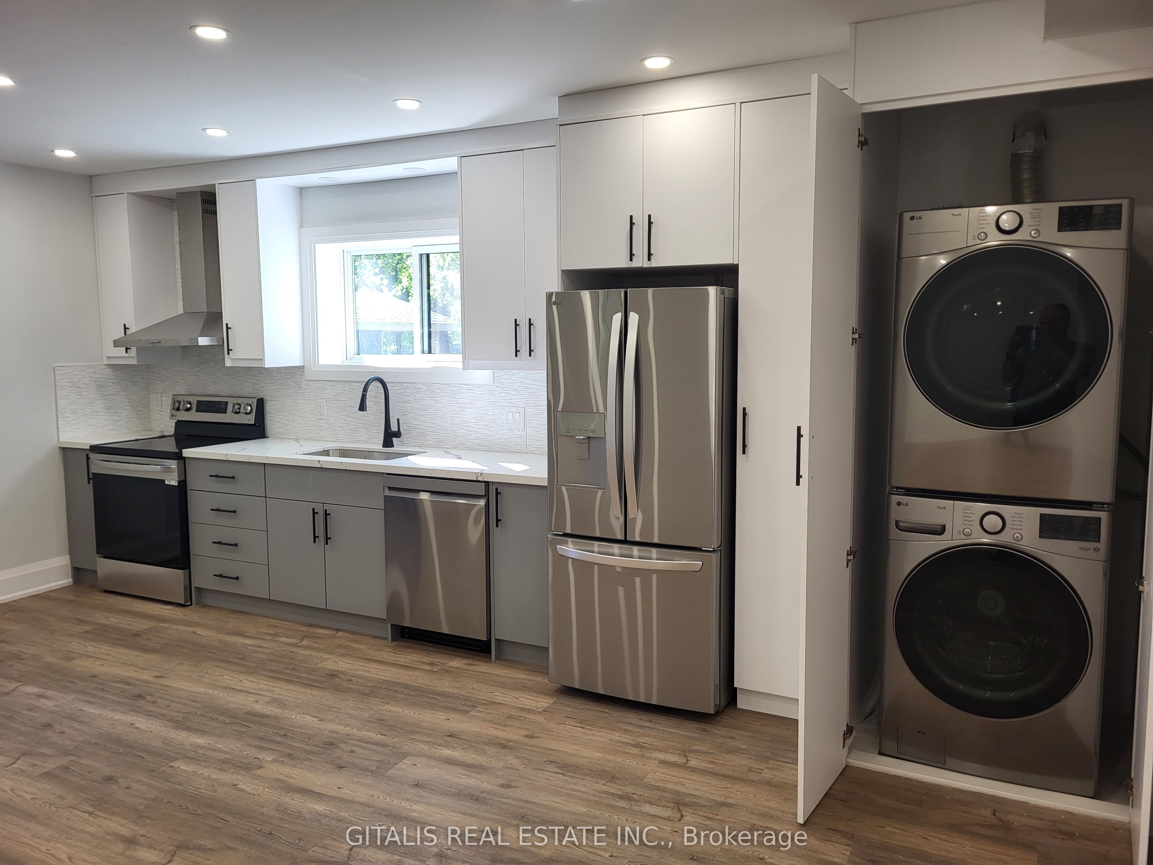 195 Oakmount Road N Main Floor, Toronto, ON M6P 2N1