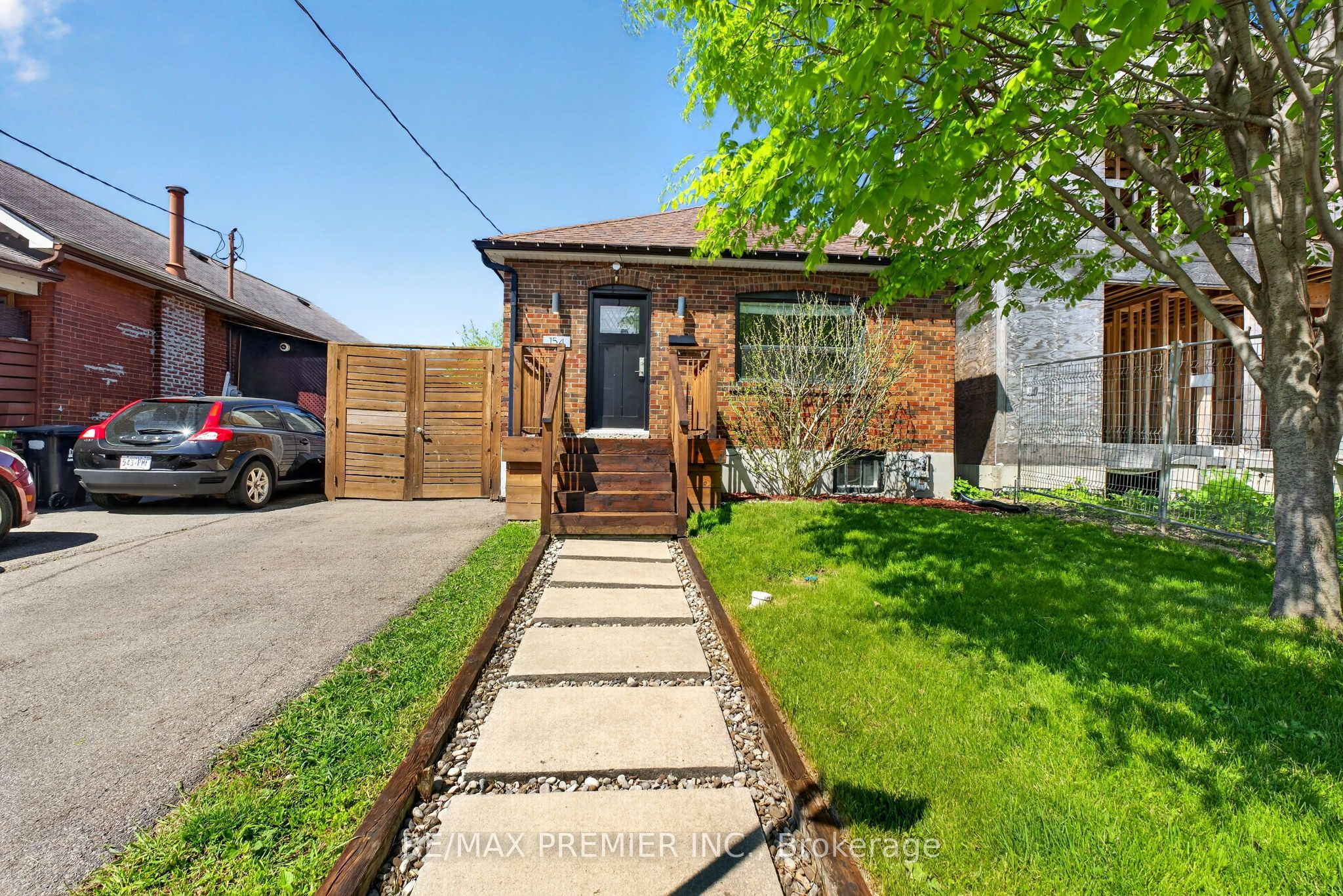 154 Fifth Street, Toronto, ON M8V 2C7 photo 2