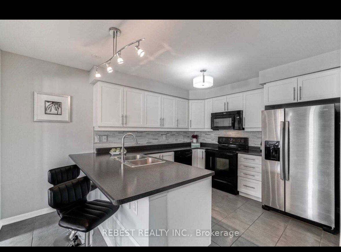 7 Reichert Court, Milton, ON L9T 8R6 photo 3