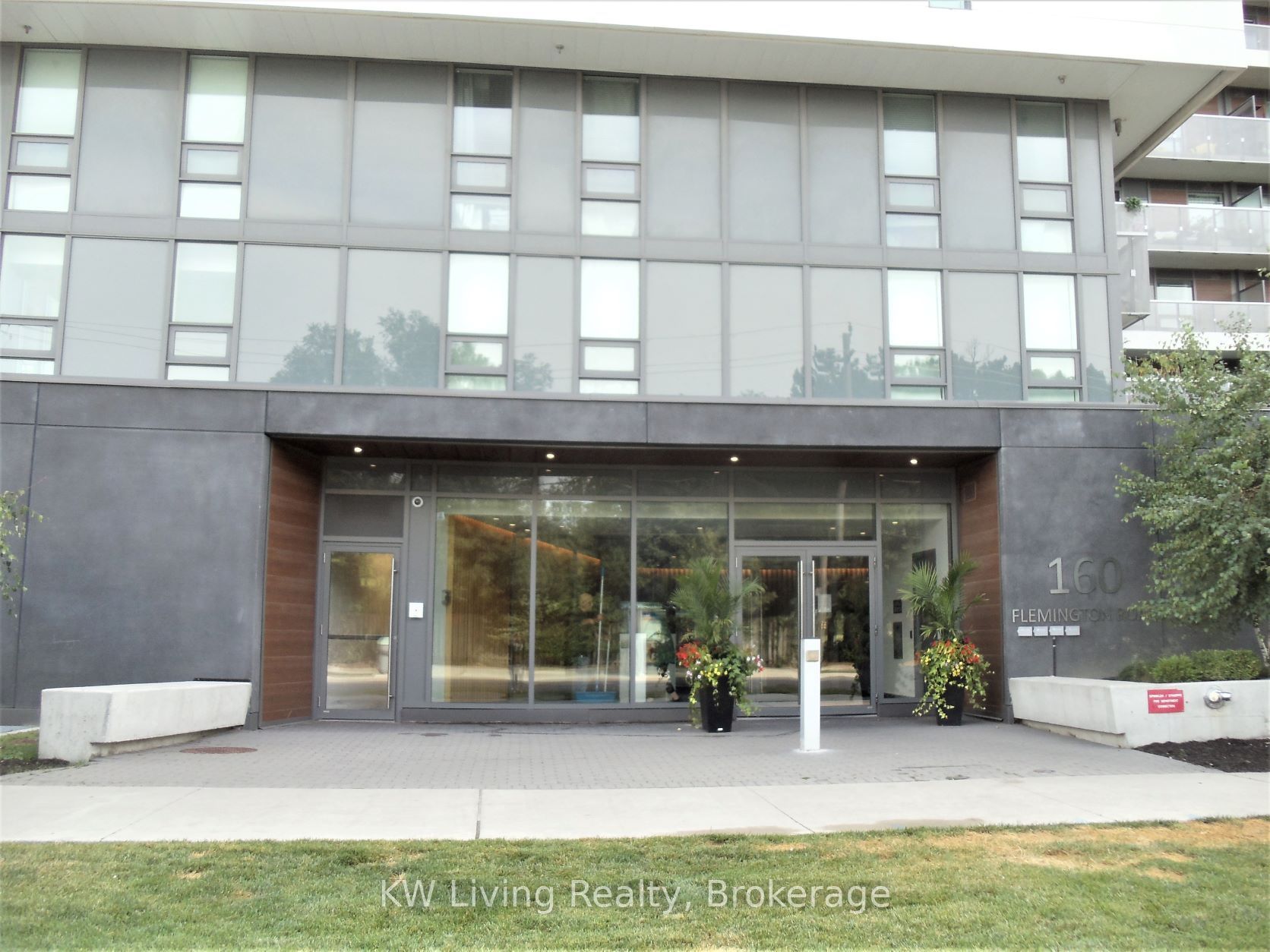 160 Flemington Road 603, Toronto, ON M6A 0A9 photo 3