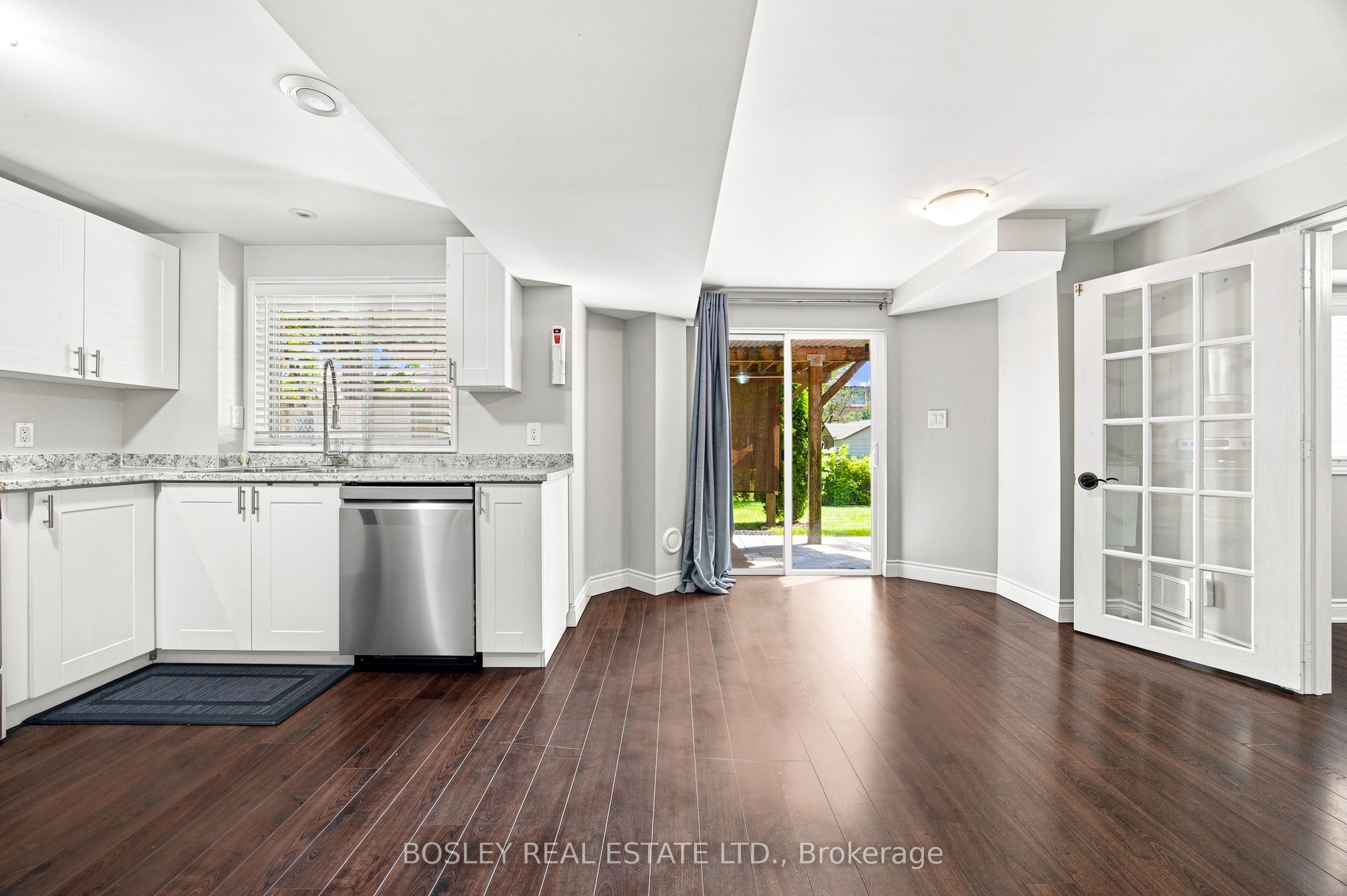 5443 Mcfarren Boulevard Lower, Mississauga, ON L5M 5Y3 photo 2