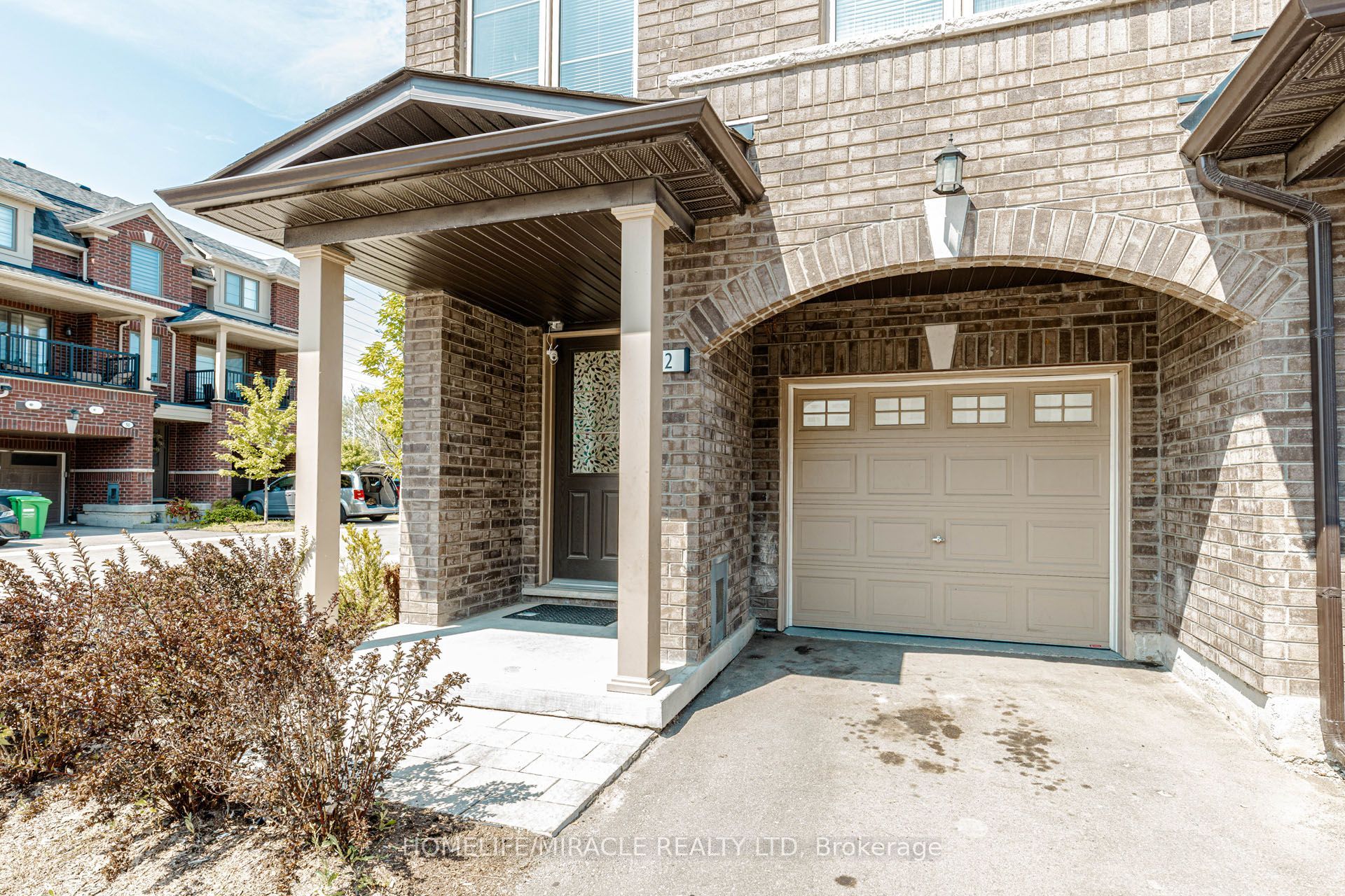 32 Arcola Street, Brampton, ON L6P 4N7 photo 2