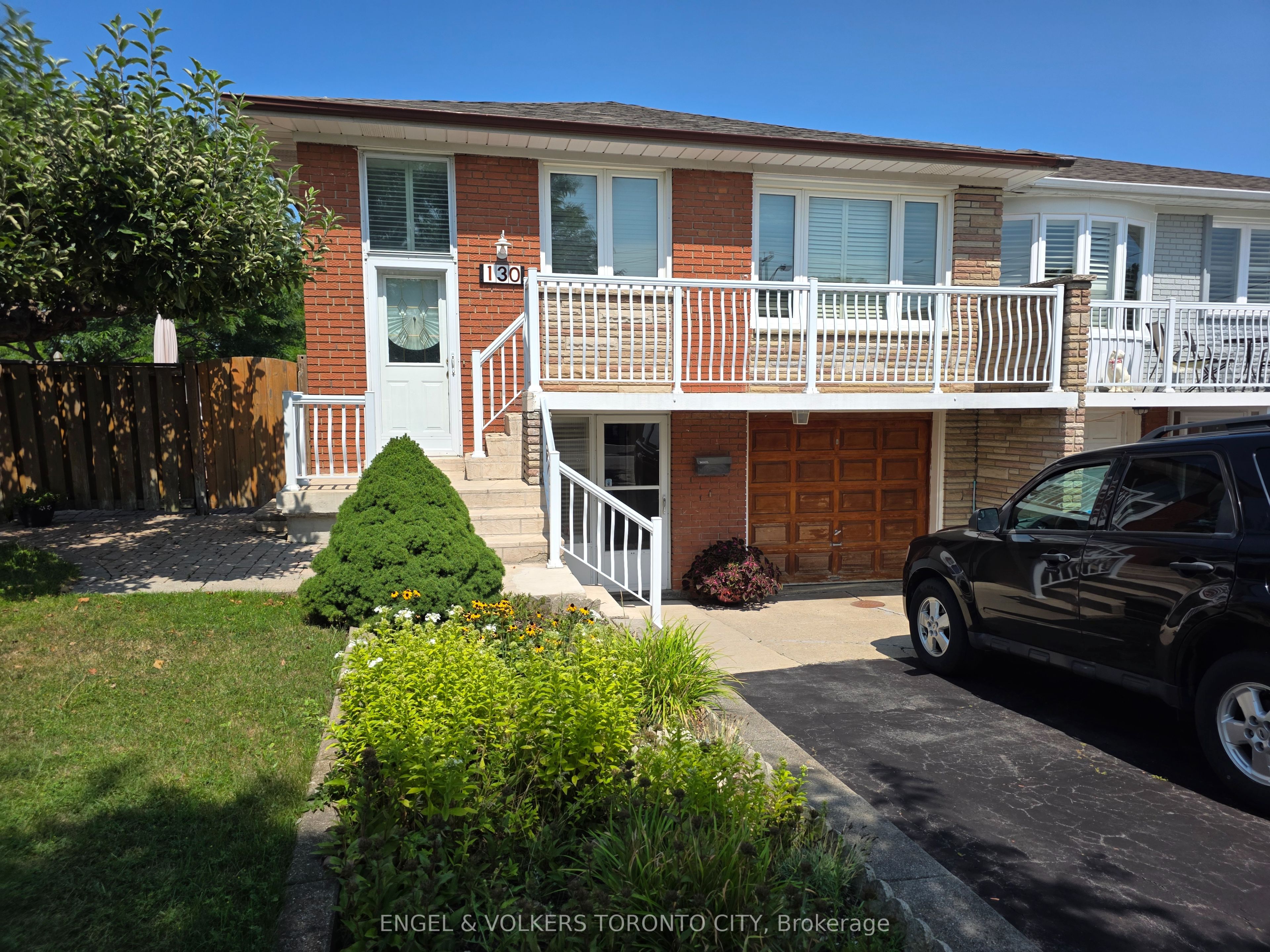 130 Shoreham Drive Lower, Toronto, ON M3N 1S9