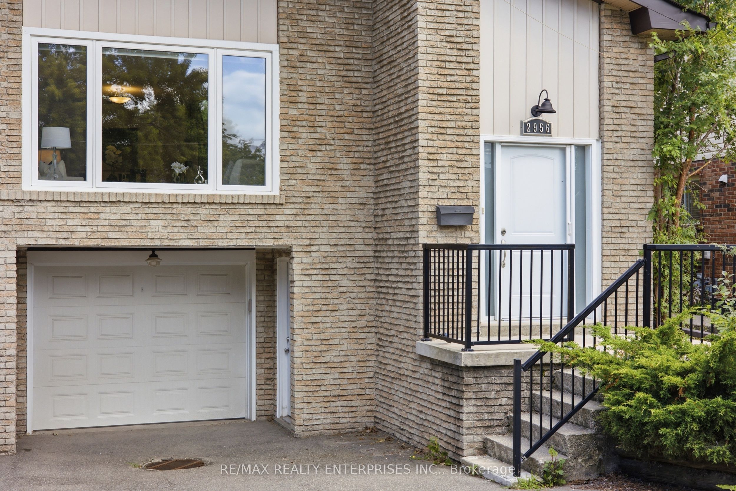 2956 Windjammer Road, Mississauga, ON L5L 1S7 photo 2