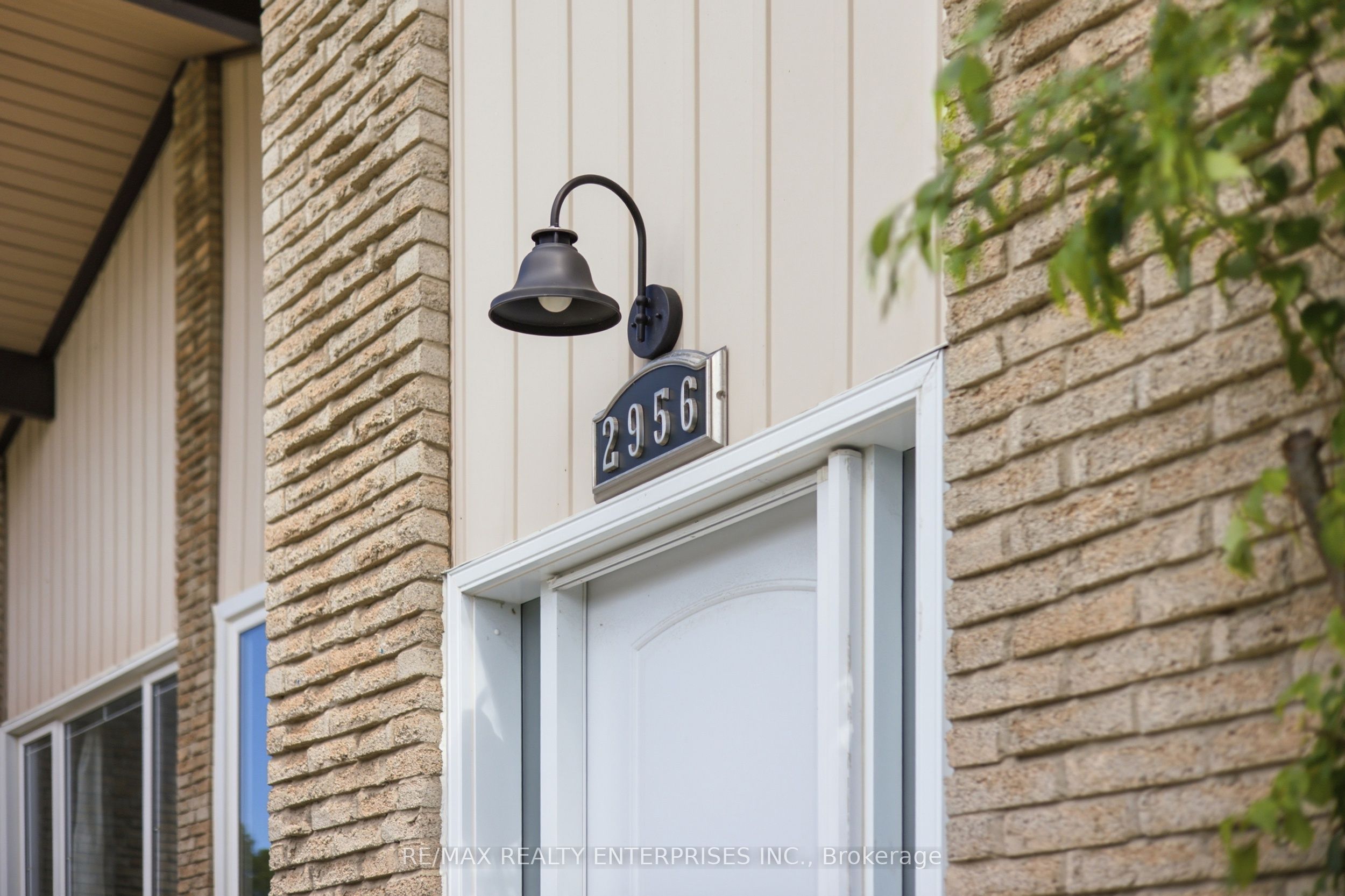 2956 Windjammer Road, Mississauga, ON L5L 1S7 photo 3