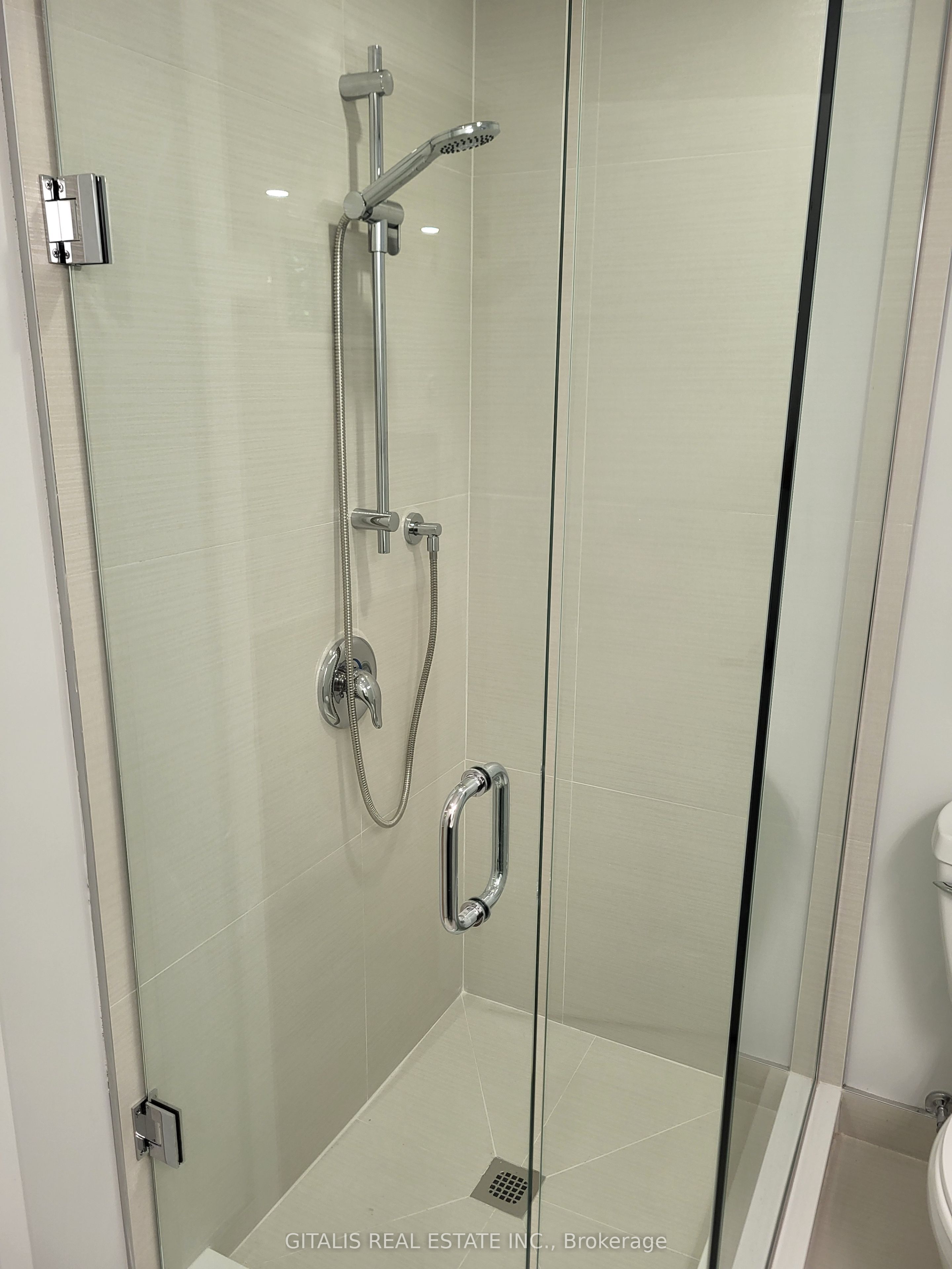 195 Oakmount Road N B2, Toronto, ON M6P 2N1 photo 5